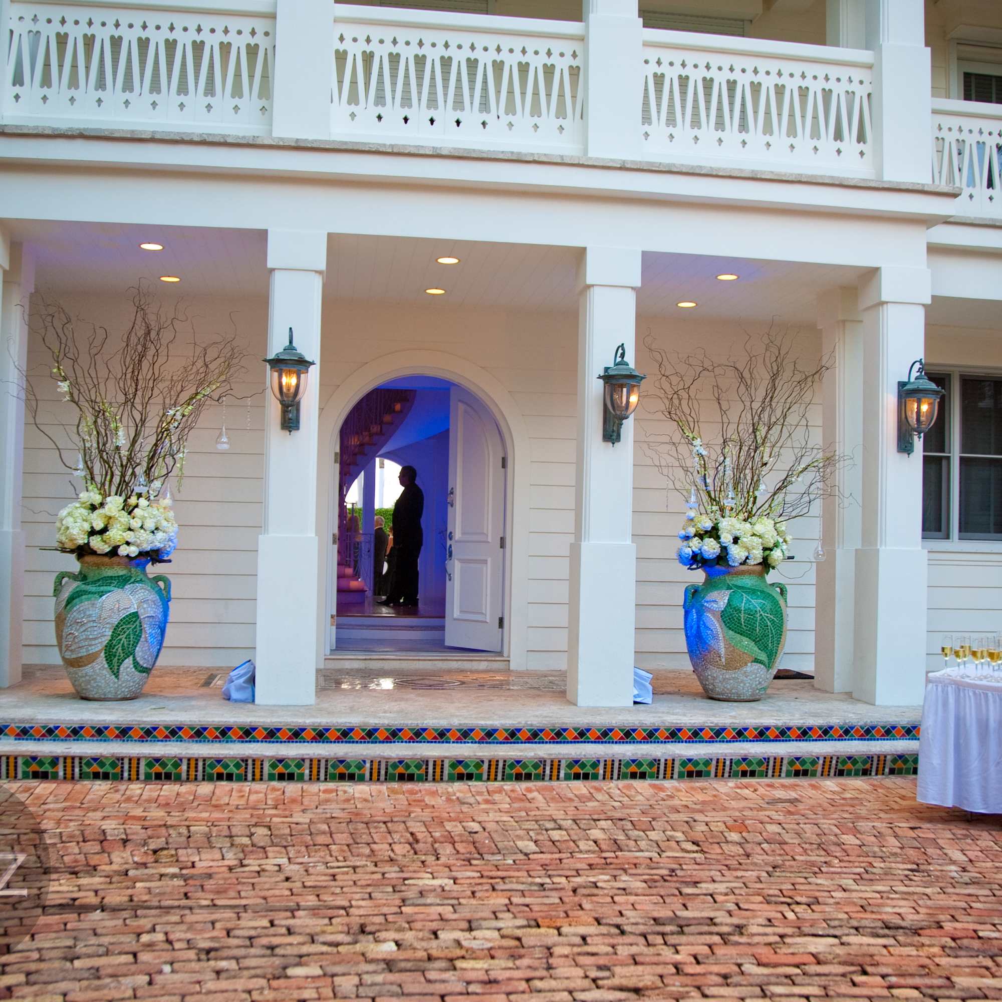 Arrangements for weddings, arches, centerpieces, bride's bouquet, salon's decor (price may change Arrangements for weddings, arches, centerpieces, bride's bouquet, salon's decor (price may change