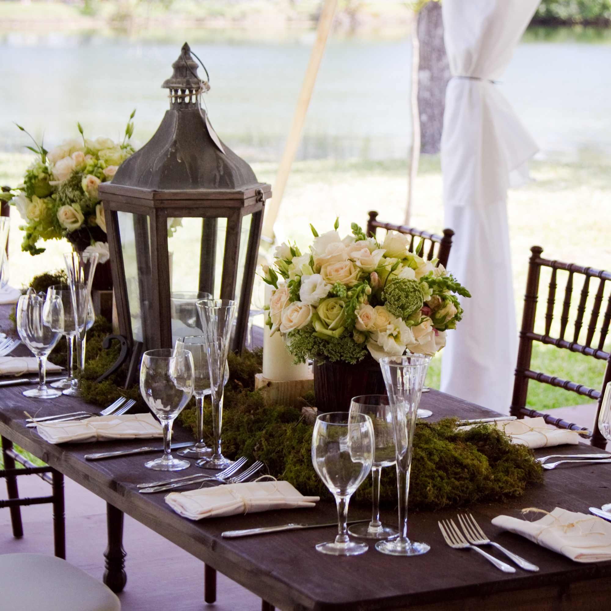 Arrangements for weddings, arches, centerpieces, bride's bouquet, salon's decor (price may change Arrangements for weddings, arches, centerpieces, bride's bouquet, salon's decor (price may change