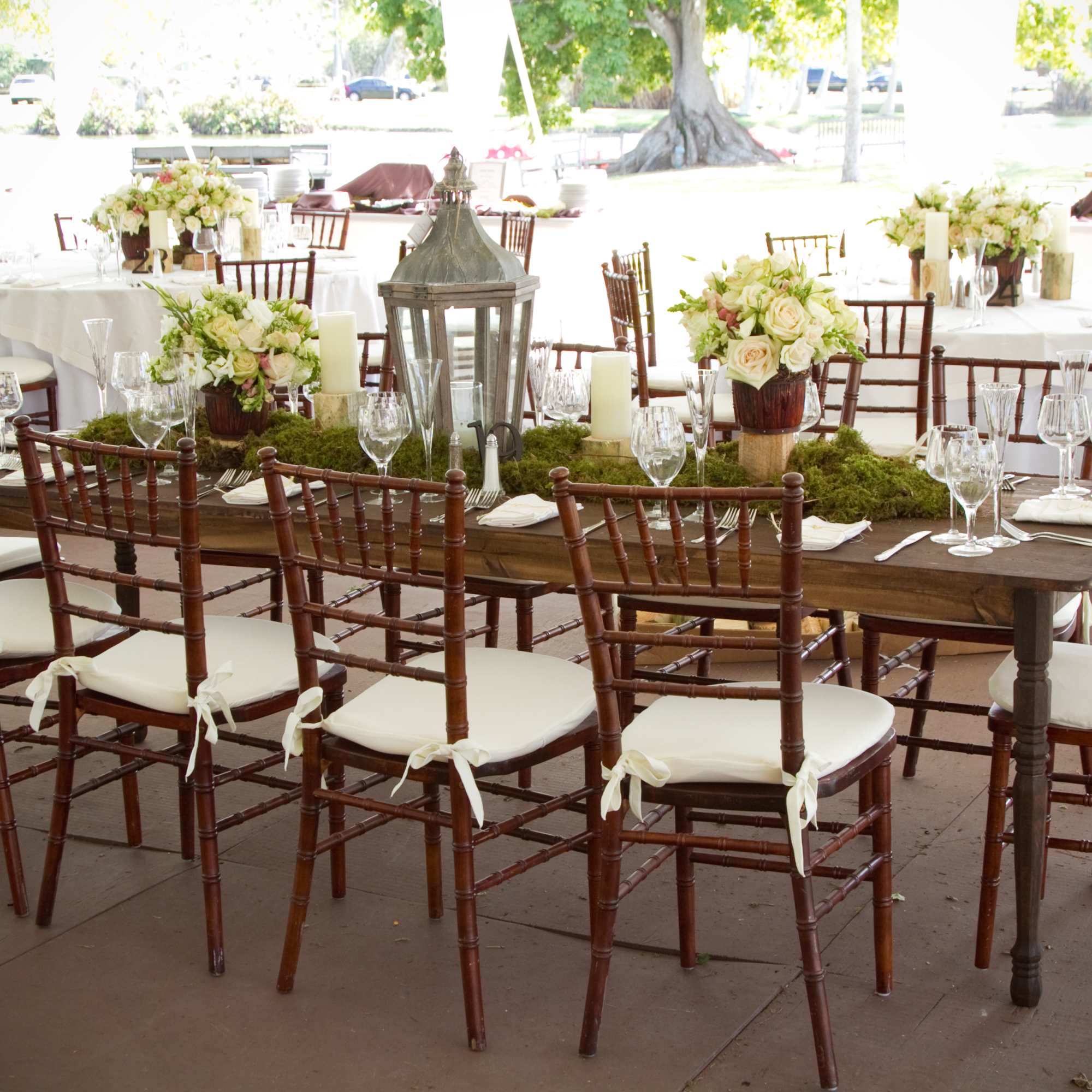 Arrangements for weddings, arches, centerpieces, bride's bouquet, salon's decor (price may change Arrangements for weddings, arches, centerpieces, bride's bouquet, salon's decor (price may change