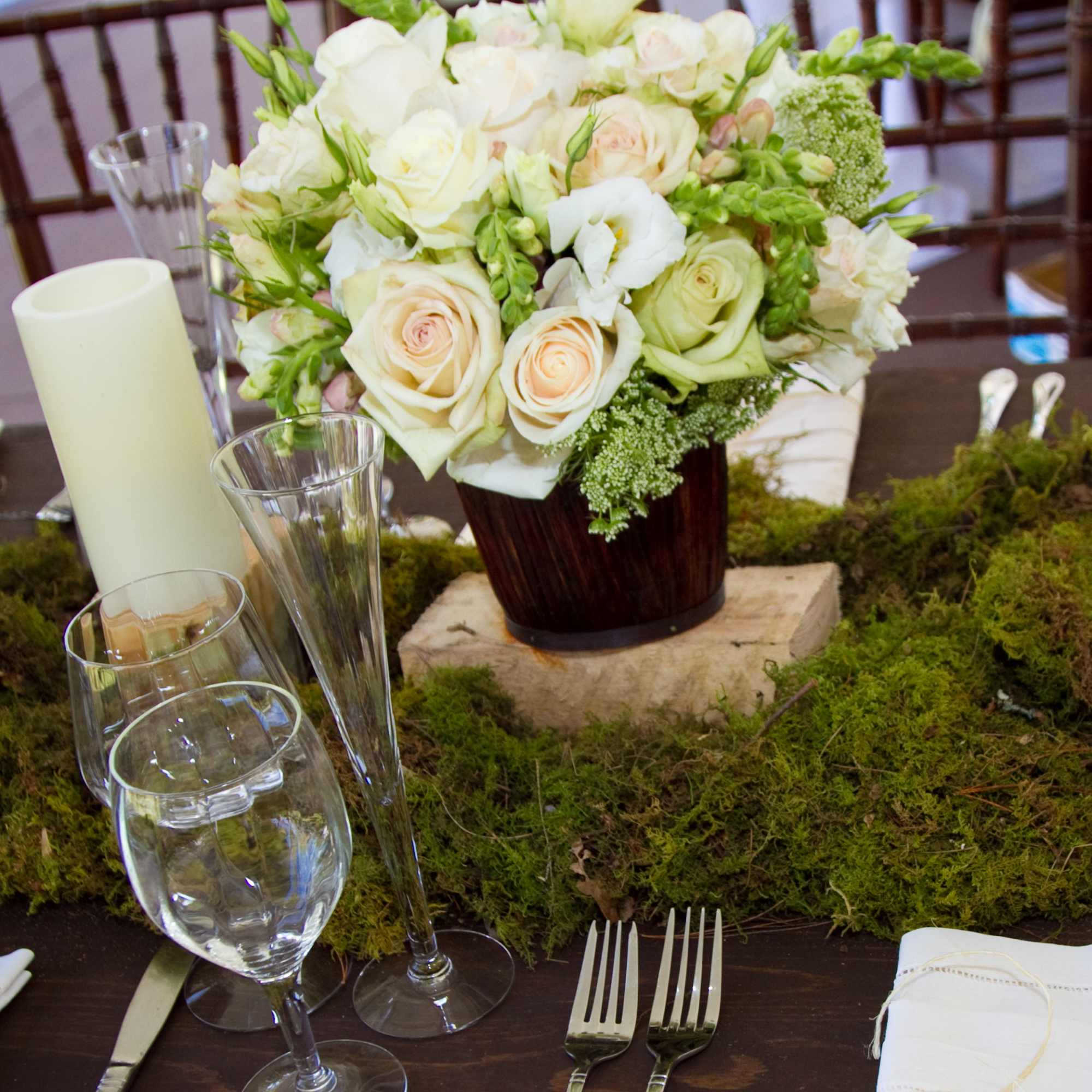 Arrangements for weddings, arches, centerpieces, bride's bouquet, salon's decor (price may change Arrangements for weddings, arches, centerpieces, bride's bouquet, salon's decor (price may change