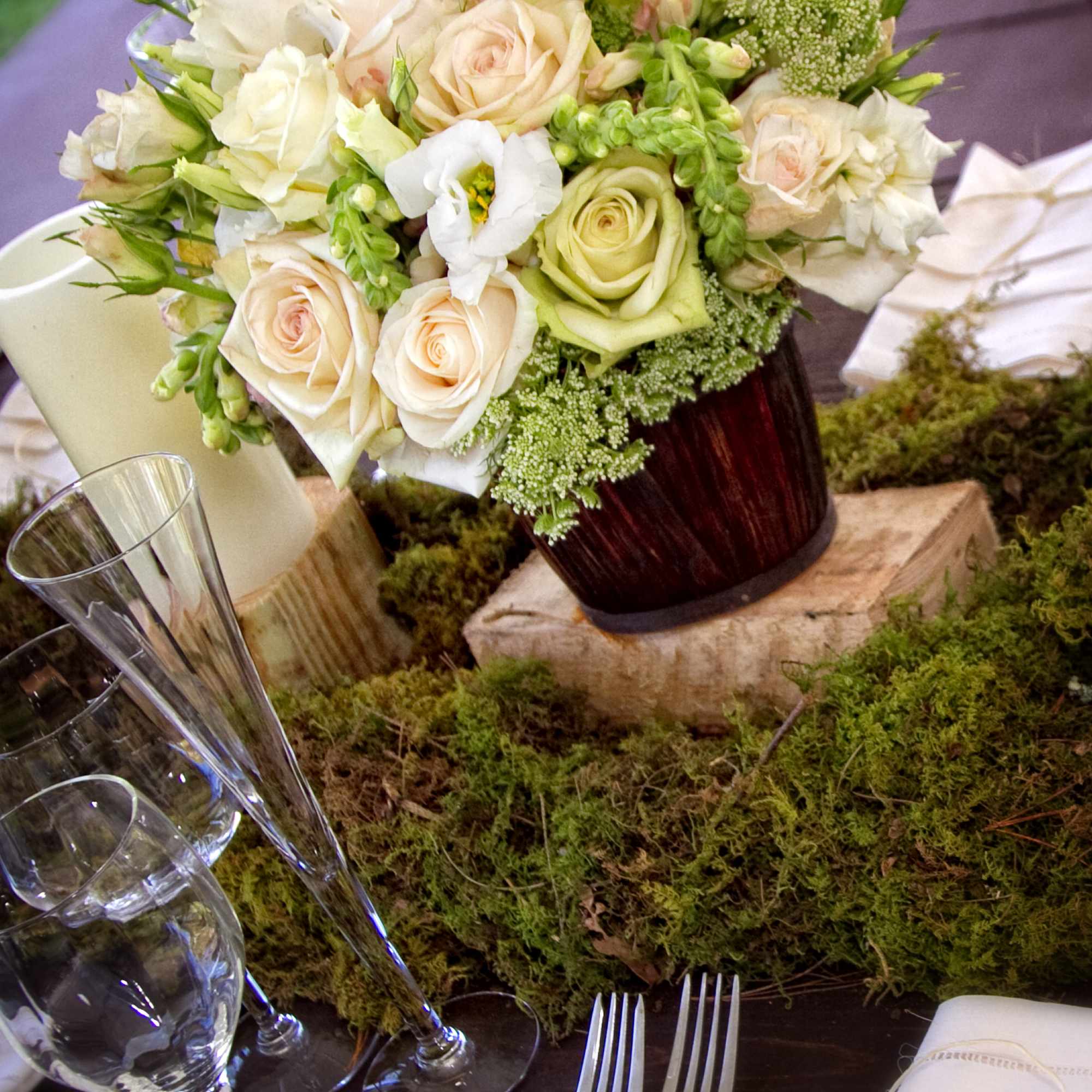 Arrangements for weddings, arches, centerpieces, bride's bouquet, salon's decor (price may change Arrangements for weddings, arches, centerpieces, bride's bouquet, salon's decor (price may change