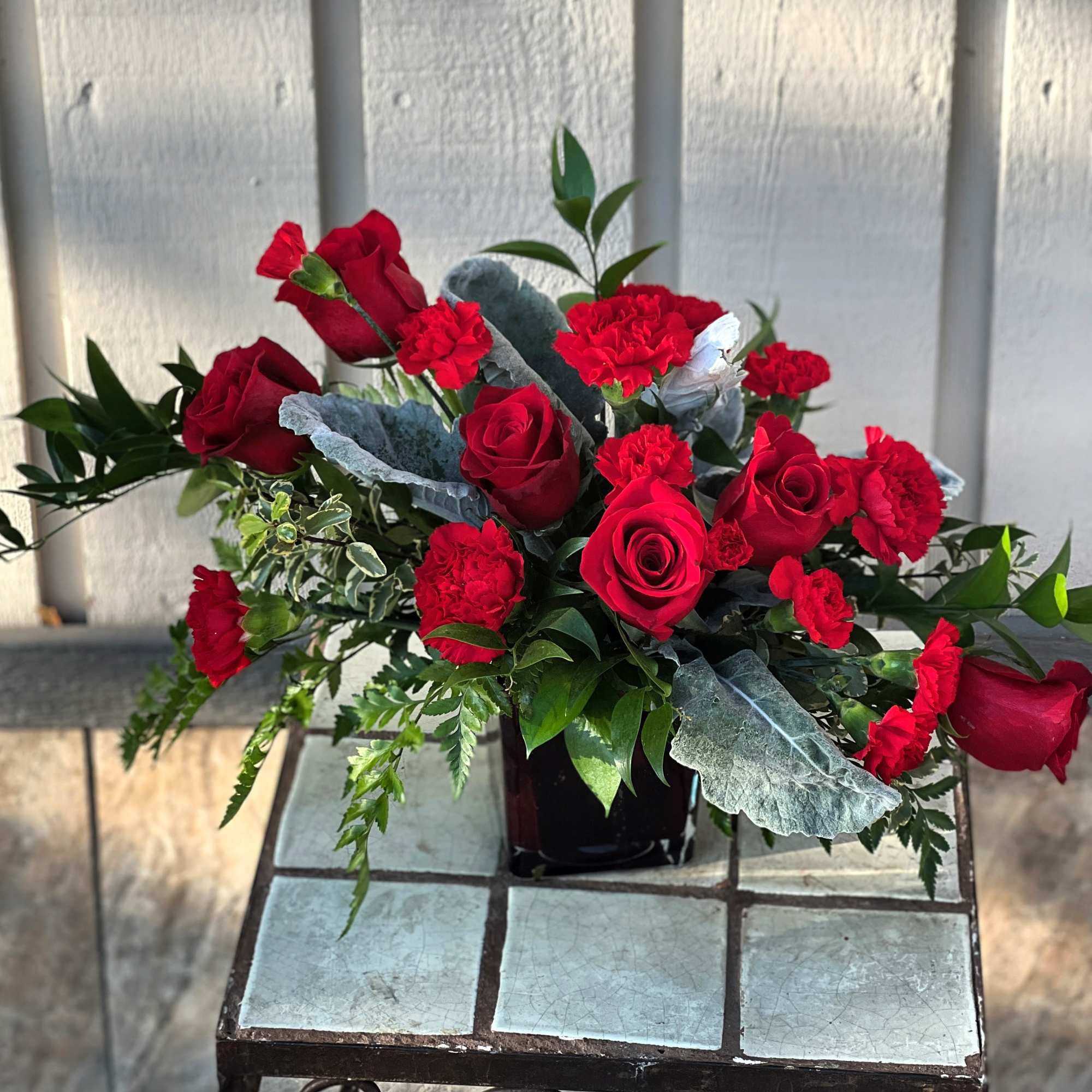 Unforgettable in every sense of the word! Make a dramatic impression with Unforgettable in every sense of the word! Make a dramatic impression with