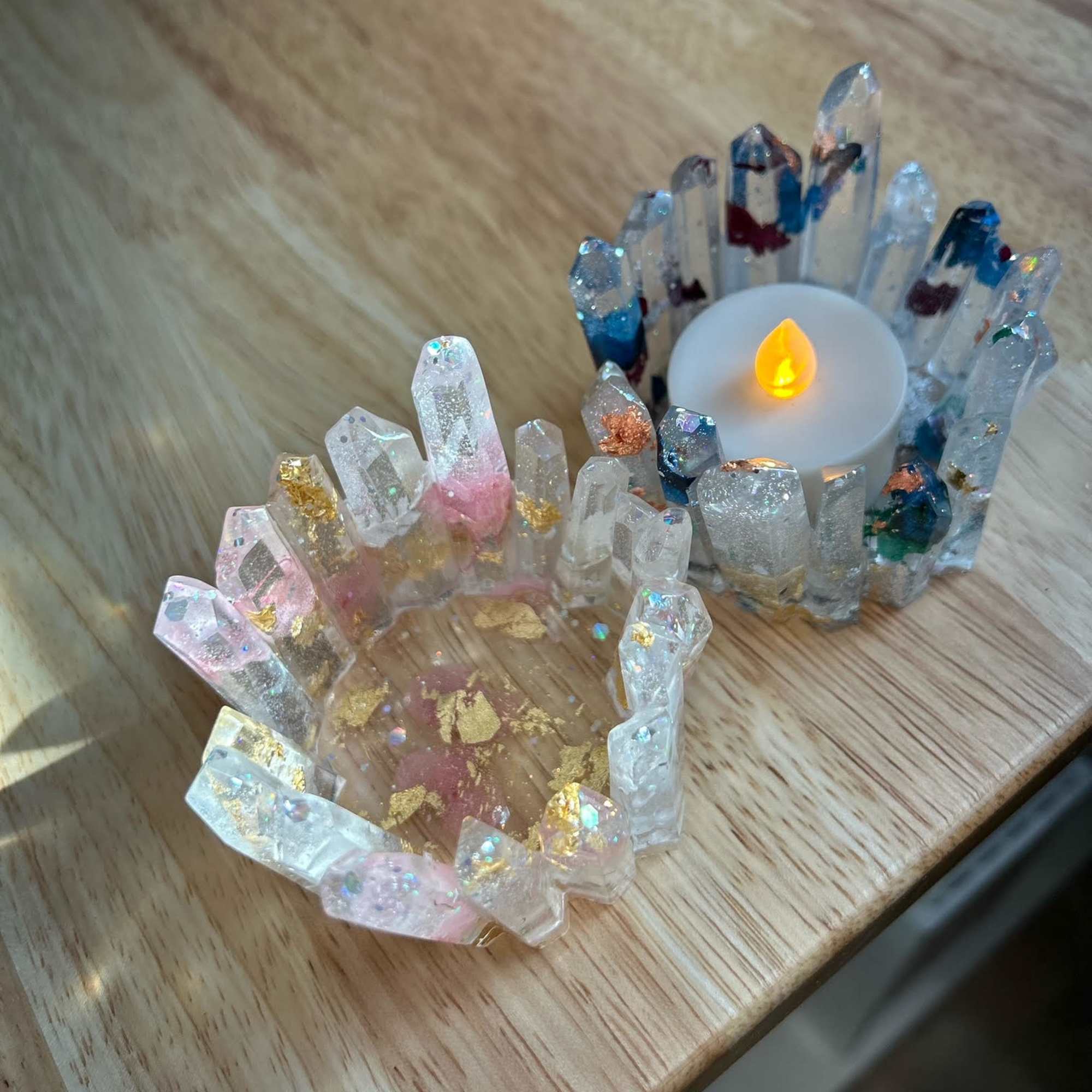 These custom-made crystal resin candle holder are a perfect gift idea. 