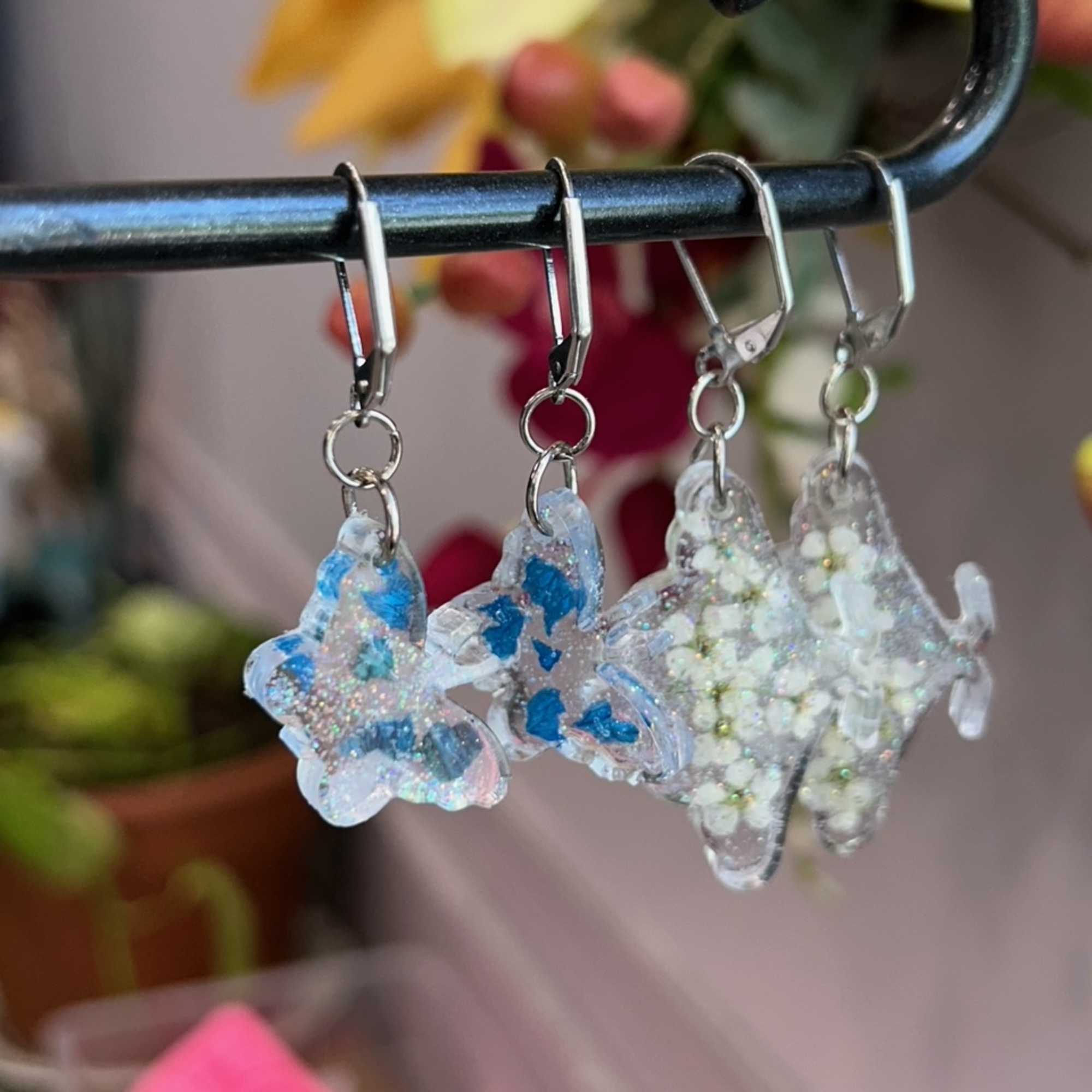 These custom-made resin earrings are a perfect gift idea. Please specify at