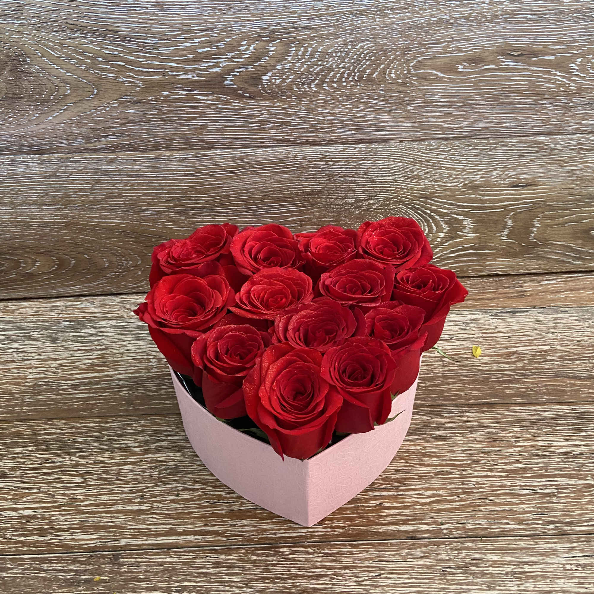 12 Red Roses Small Pink Heart