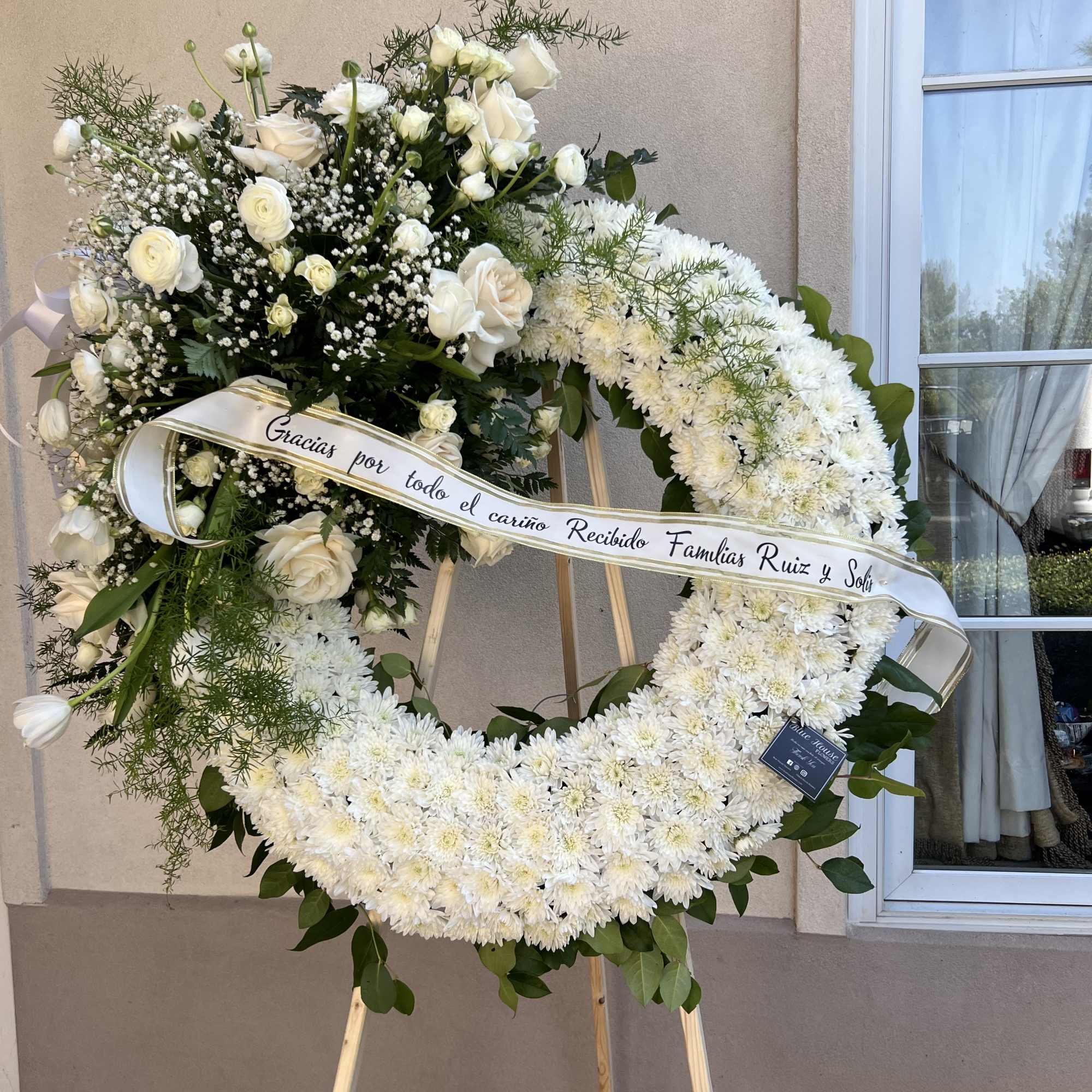 White Wreath Side Arrangement, Roses, and White Flowers.
30&quot; aprox.