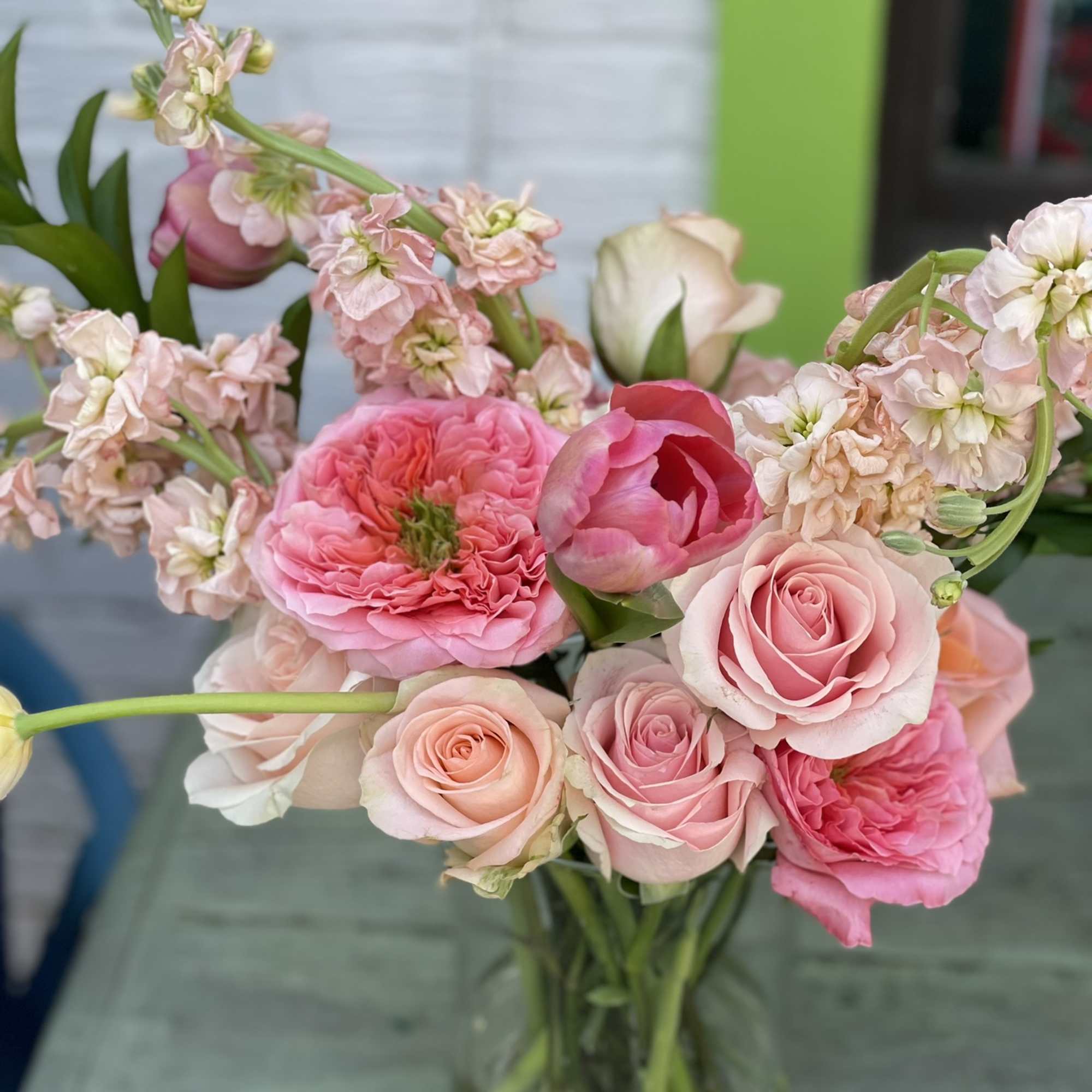 This arrangement is as Fun as it is Gorgeous. The simplicity of