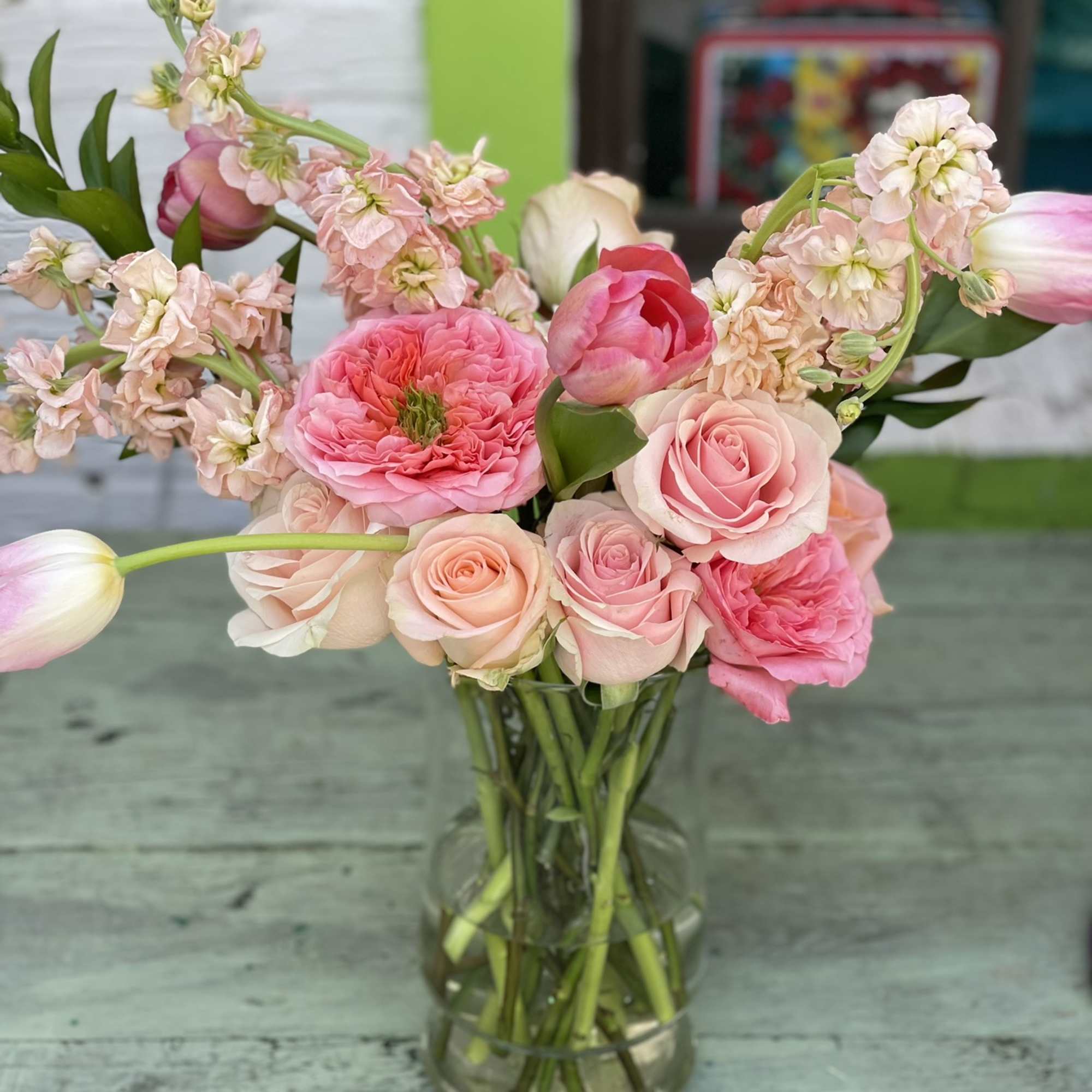 This arrangement is as Fun as it is Gorgeous. The simplicity of