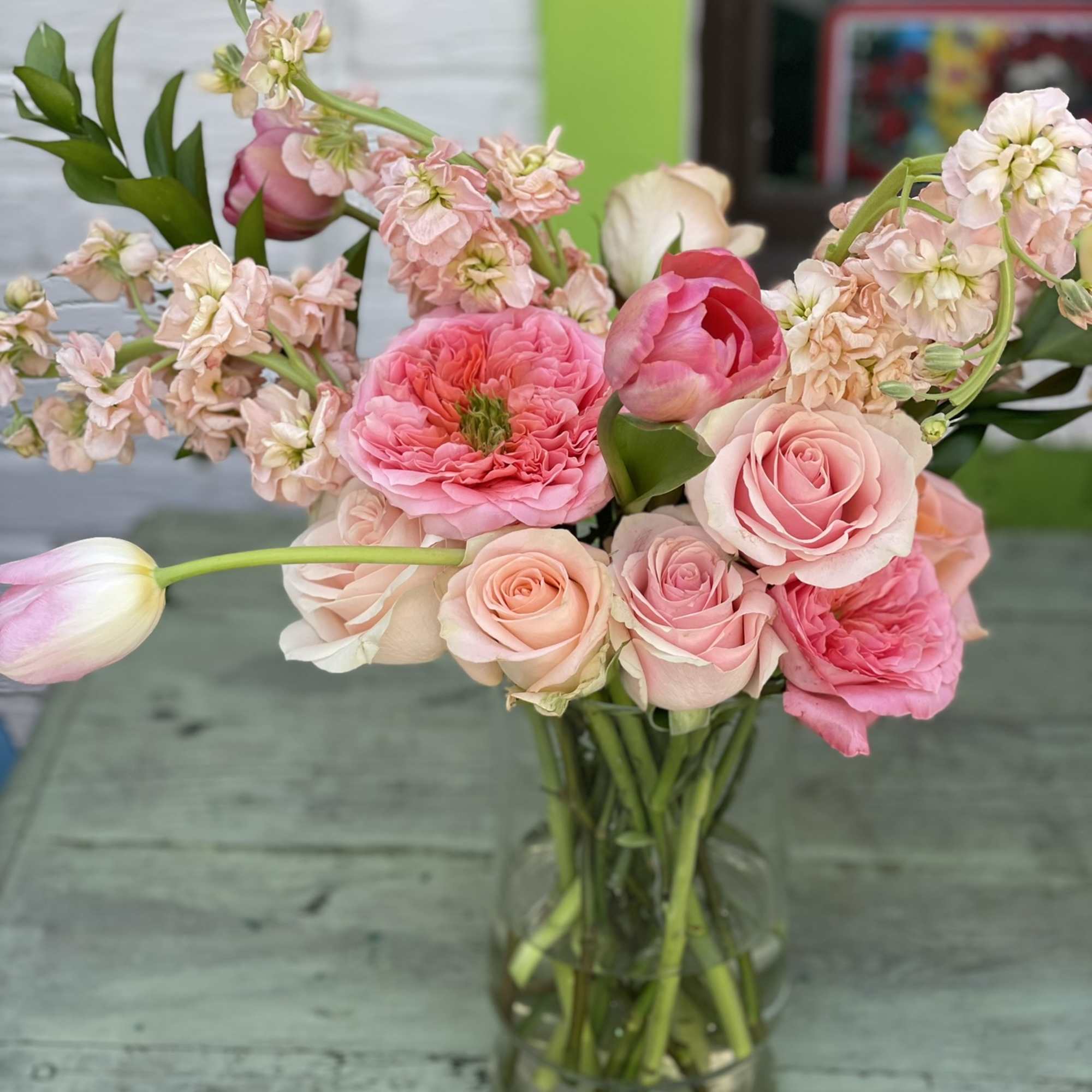 This arrangement is as Fun as it is Gorgeous. The simplicity of