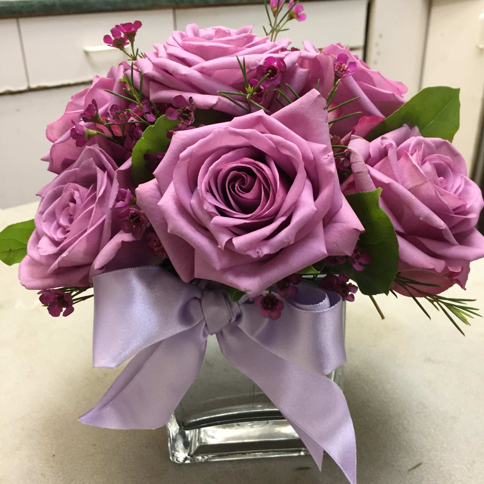 Roses are in perfect harmony in this pretty arrangement that's sure to Roses are in perfect harmony in this pretty arrangement that's sure to