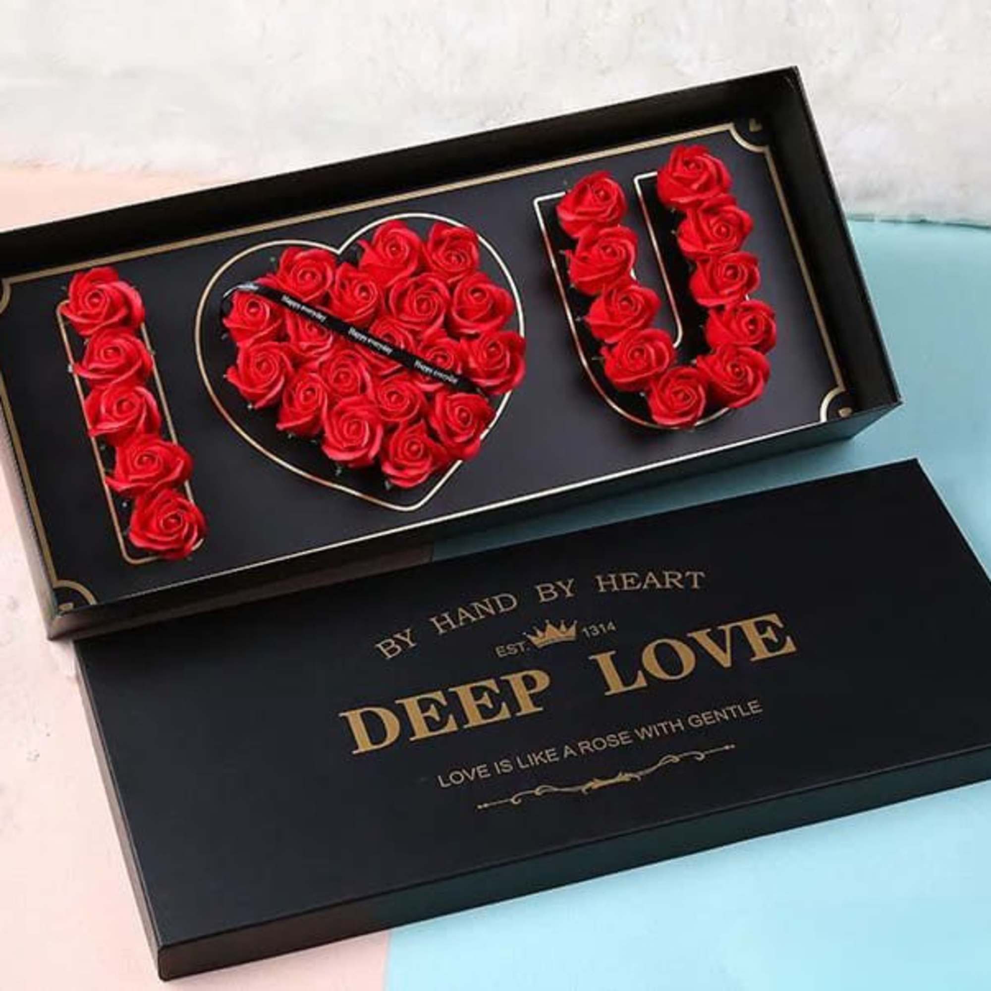 Standard size (Fresh roses)
Premium size (Roses Last Over A Year!)