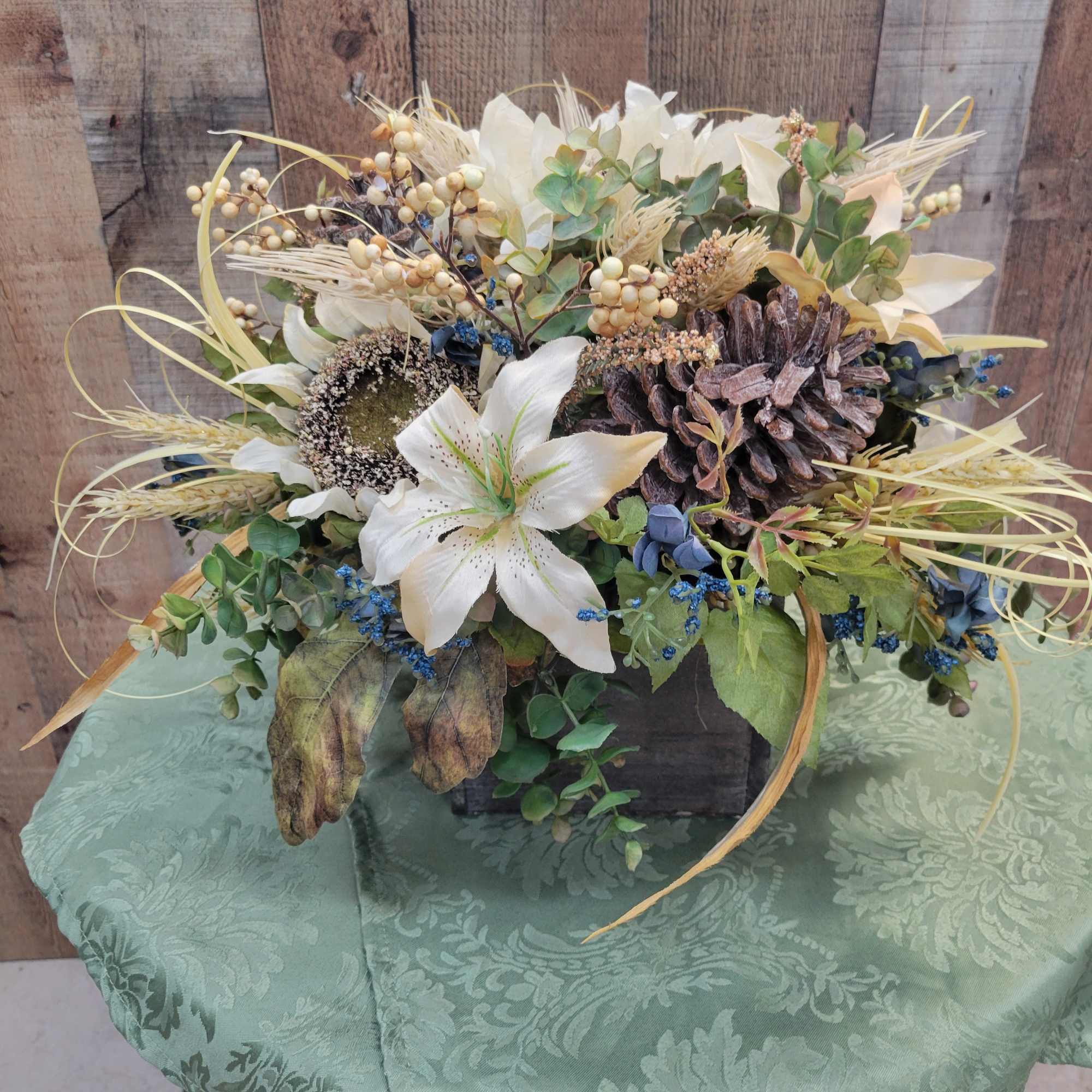 Silk arrangement to decorate your home or office. These are great for