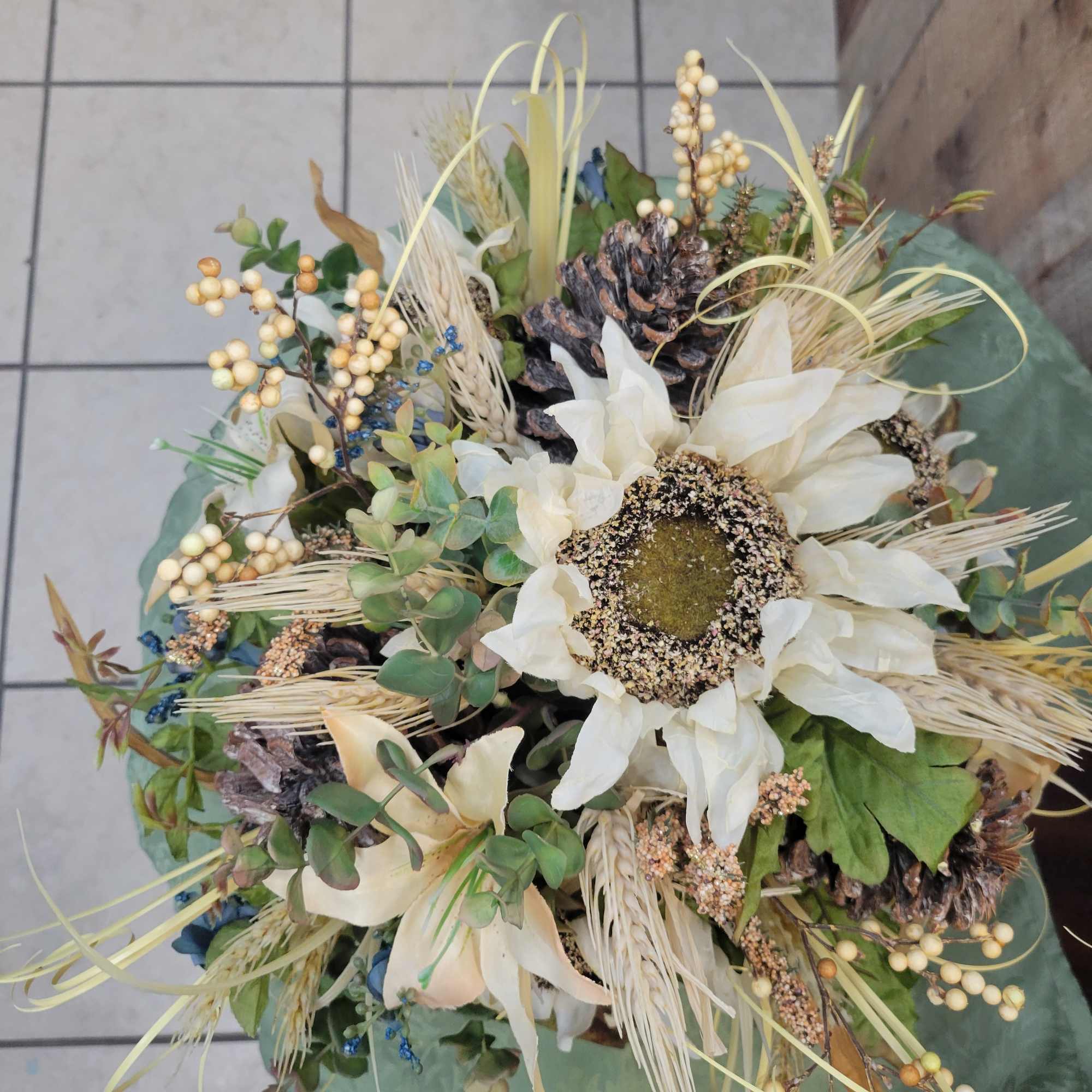 Silk arrangement to decorate your home or office. These are great for