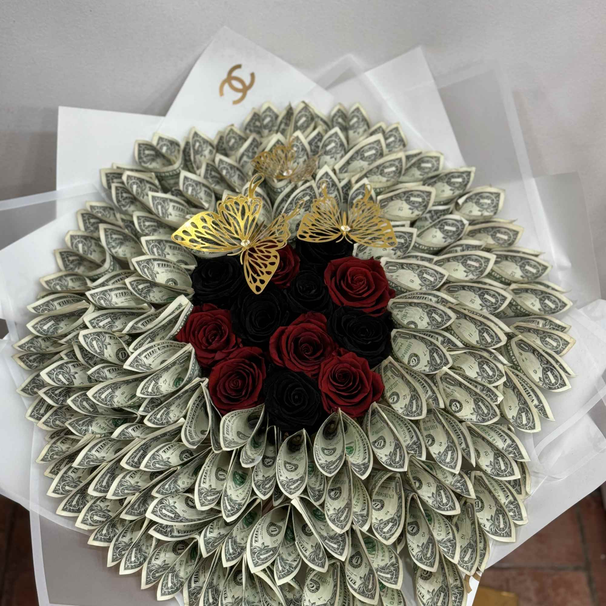 money bouquet with preserve roses 