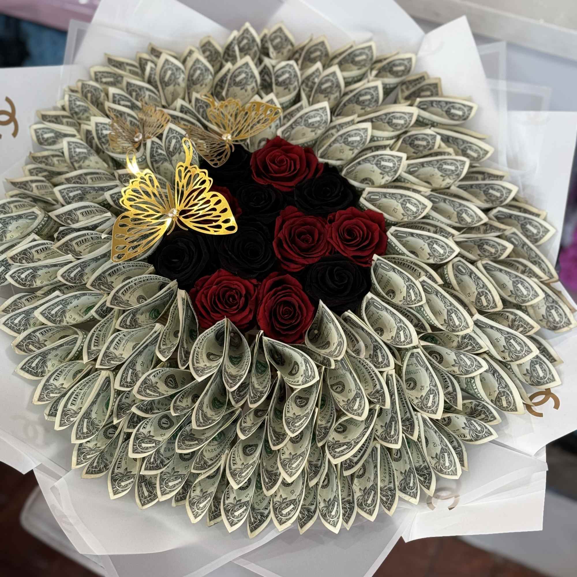 money bouquet with preserve roses 