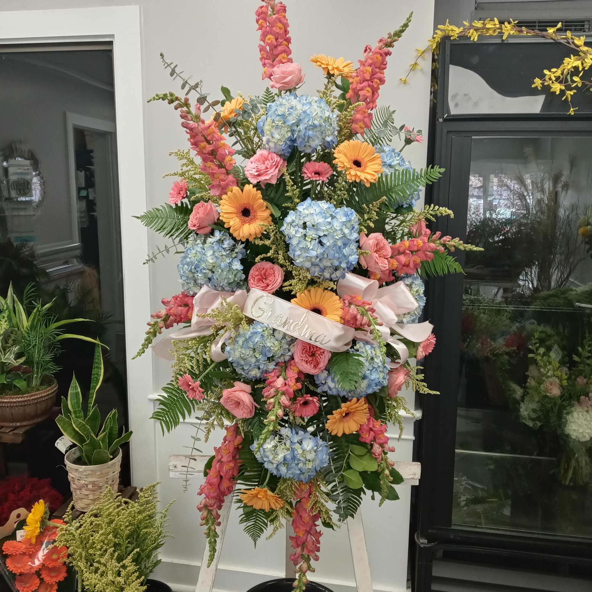 We will make you a beautiful arrangement in your price range  We will make you a beautiful arrangement in your price range