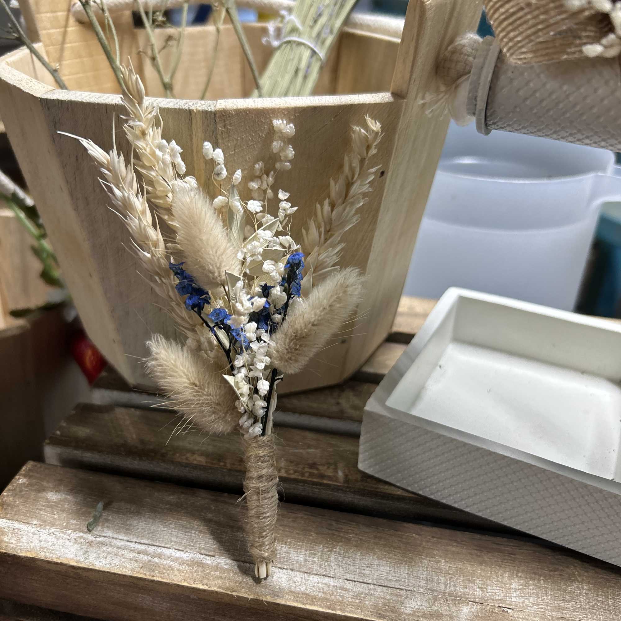 All boutonnieres are custom made to order. PLEASE WHEN ORDERING PUT IN