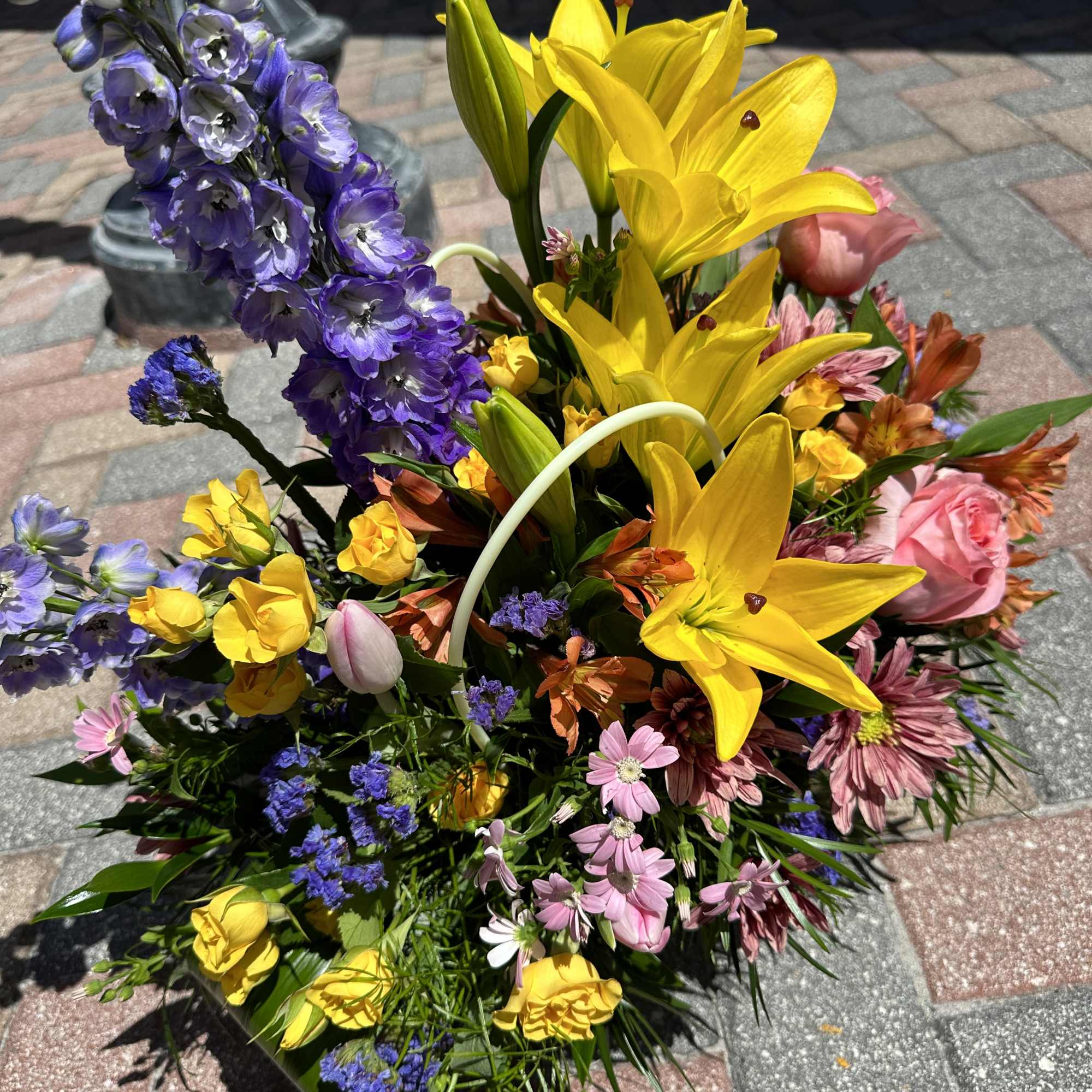 Beautiful fresh cut flower design carefully crafted in correspondence with this yellow