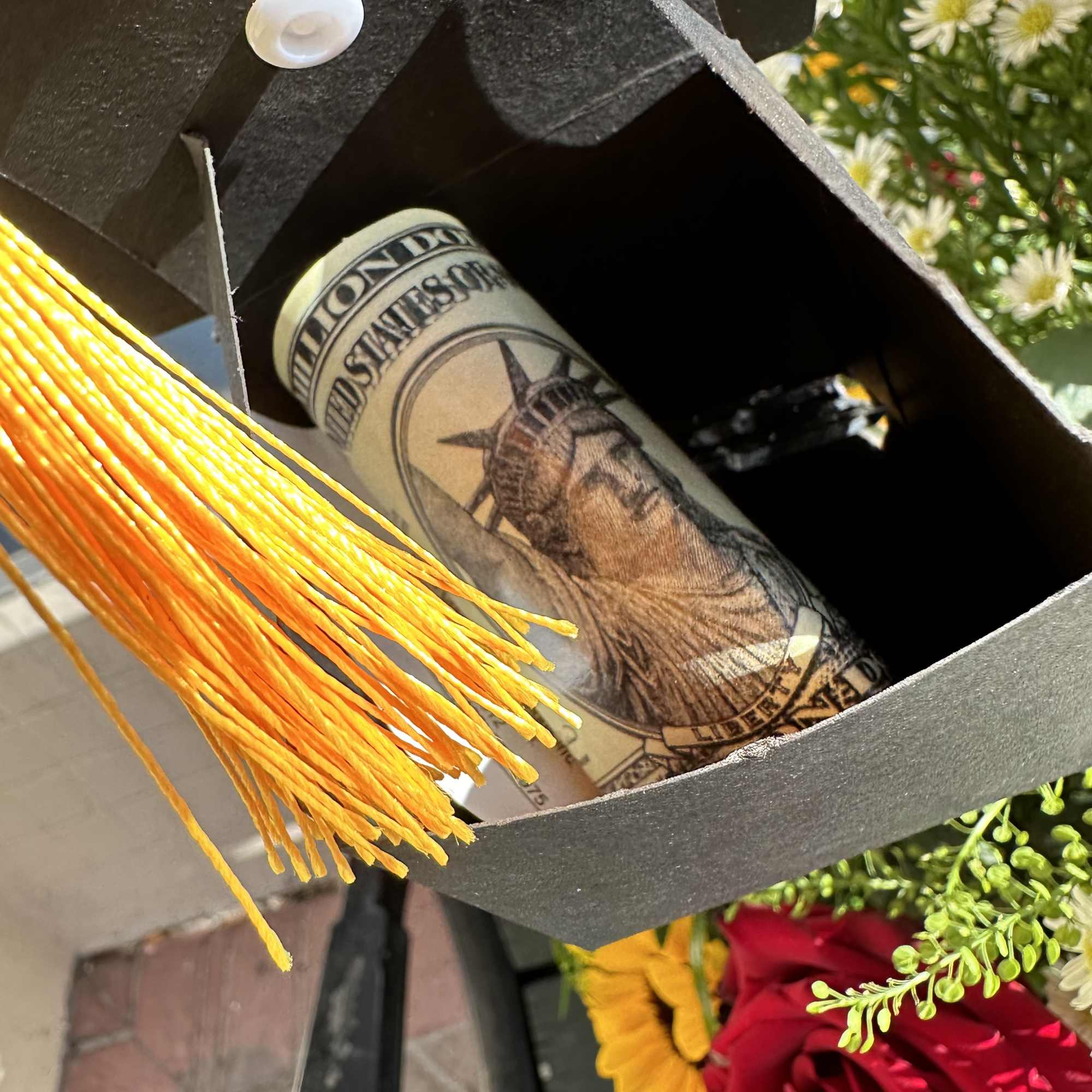 Prom Special including a graduation cap (little box for your gift)! Our