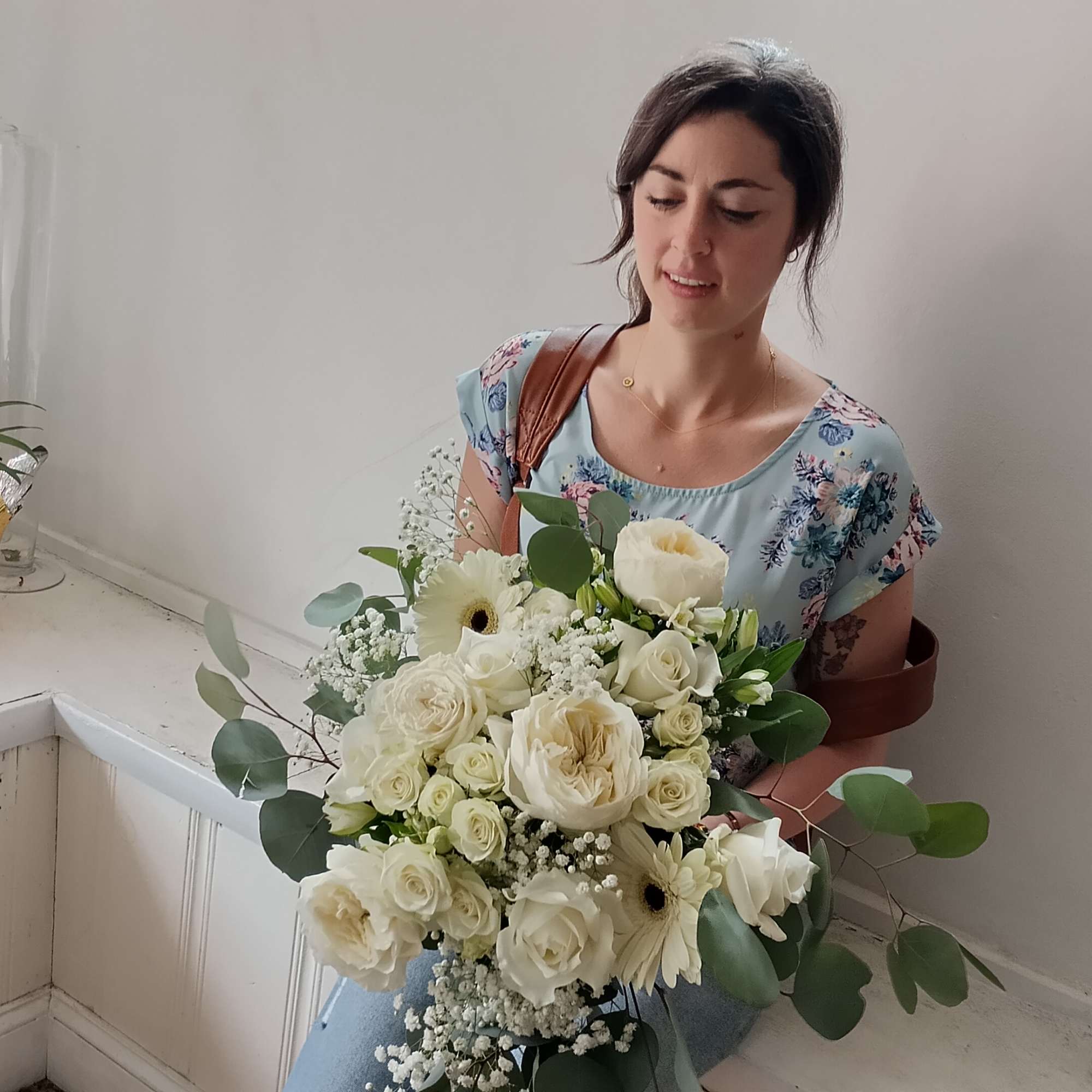 Vintage white beauty with &quot;White cloud&quot; garden rose, white &quot;Tibet&quot; rose, spray