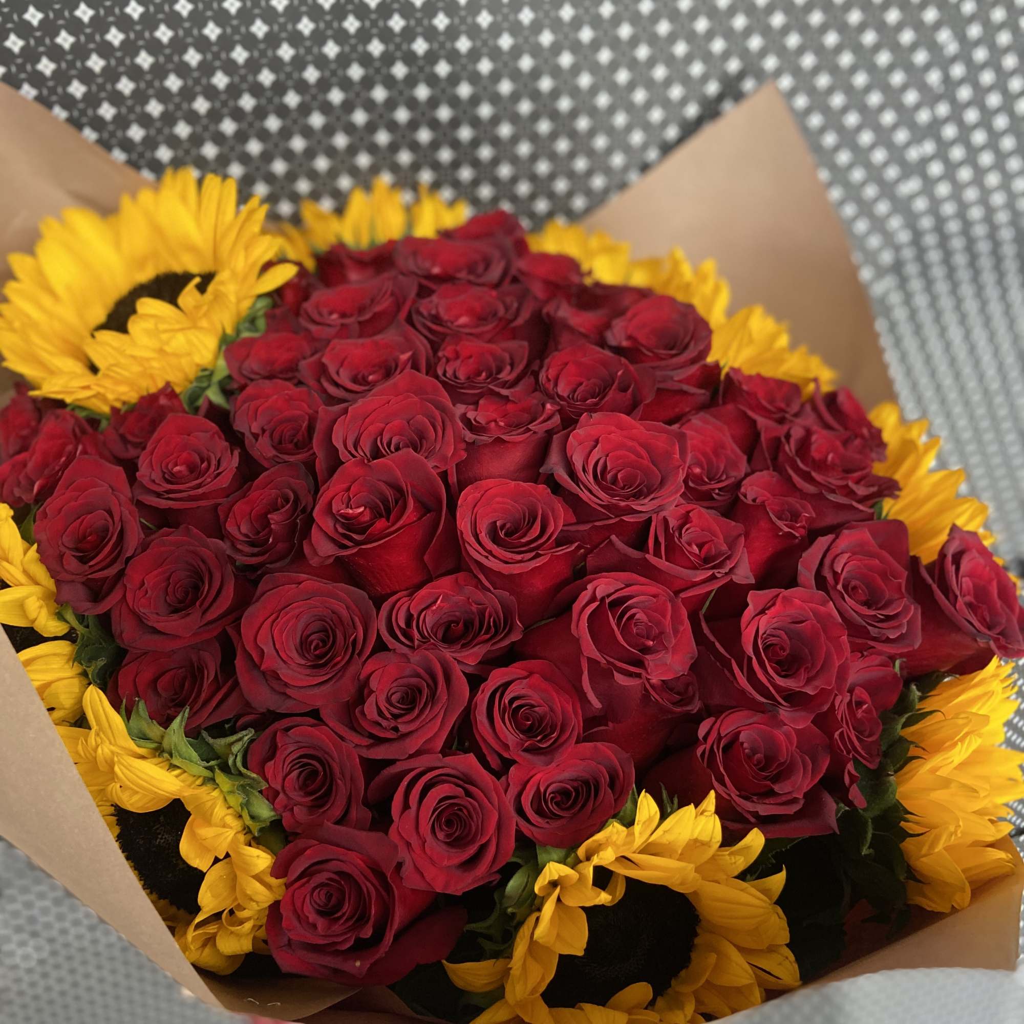 Red Roses and sunflowers 