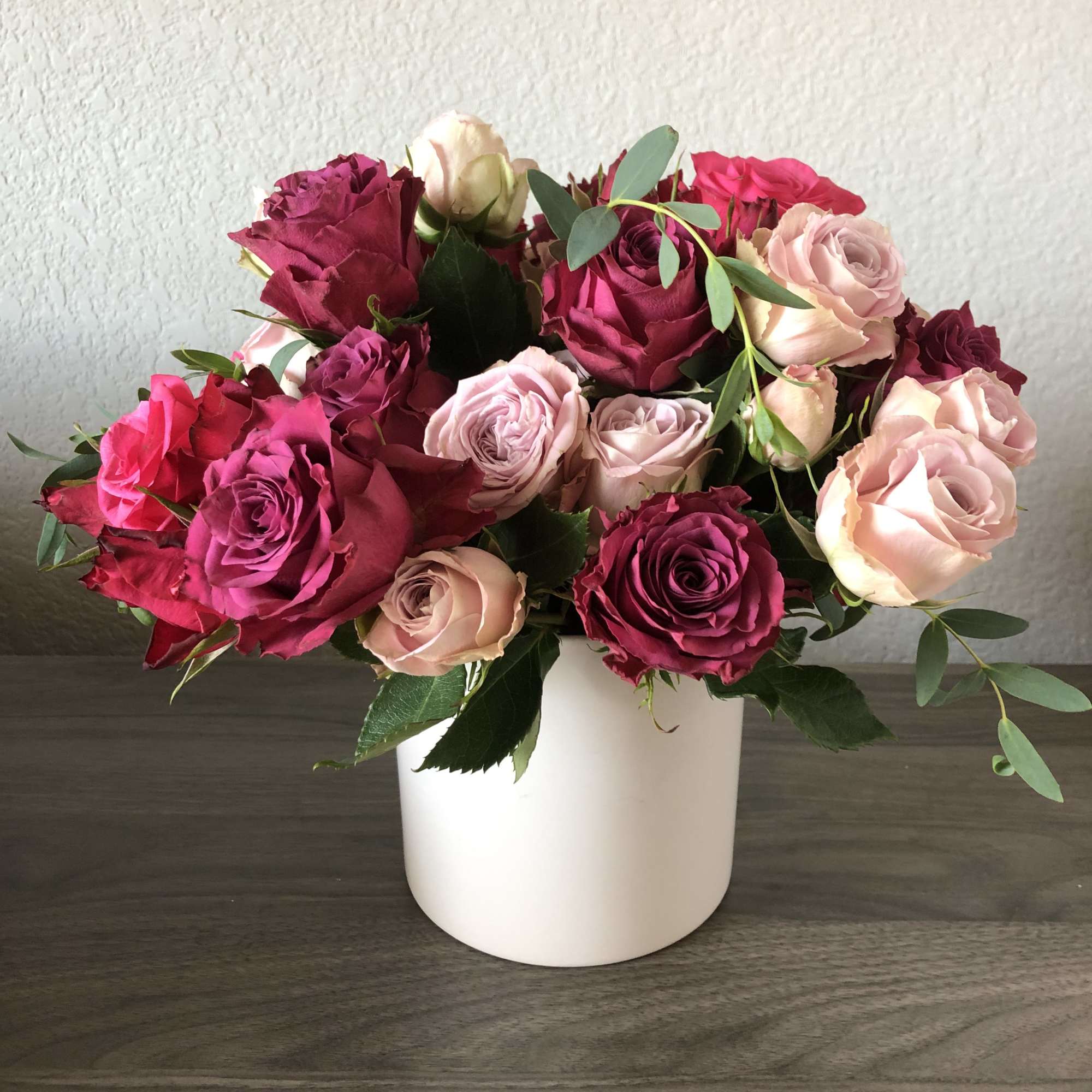 All rose design in light and bright pink colors.
5 x 5 cylinder