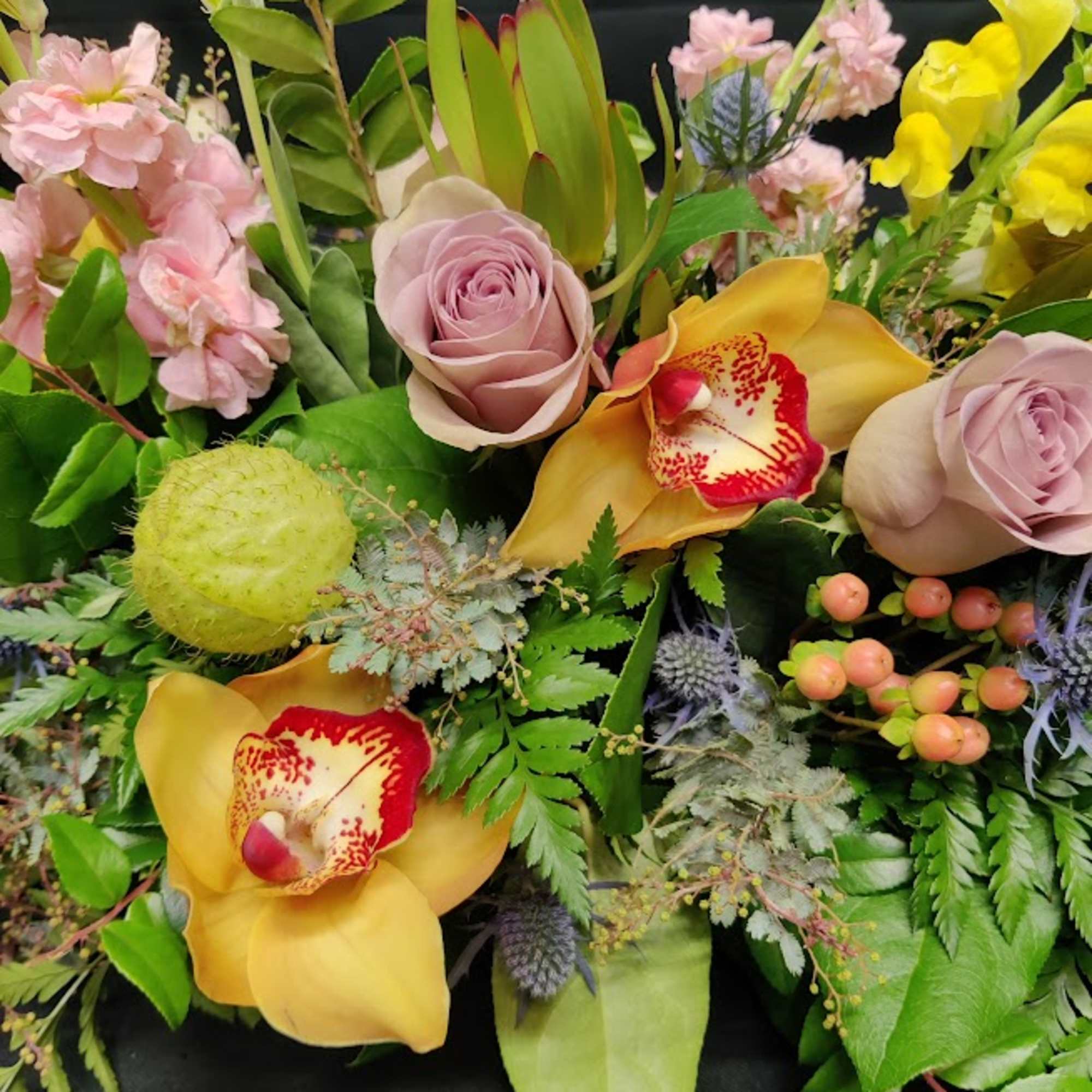 Elegant with lots of texture. This is a large piece suitable for Elegant with lots of texture. This is a large piece suitable for