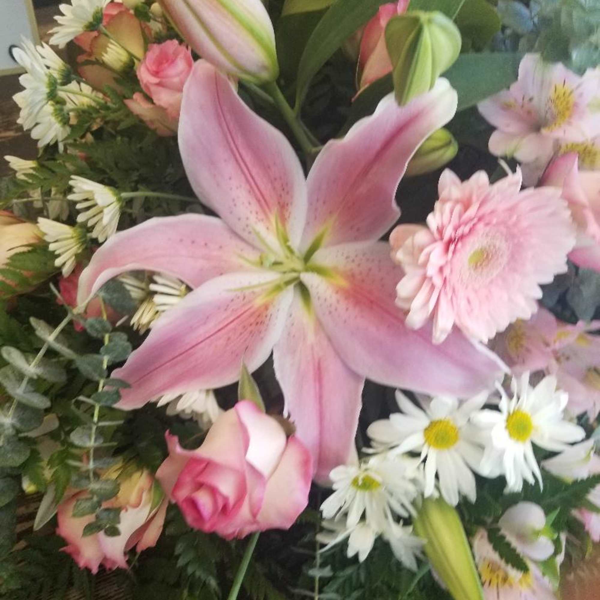 18 PINK ROSES , Pink  Lilies,  Pink Gerber Daisies and