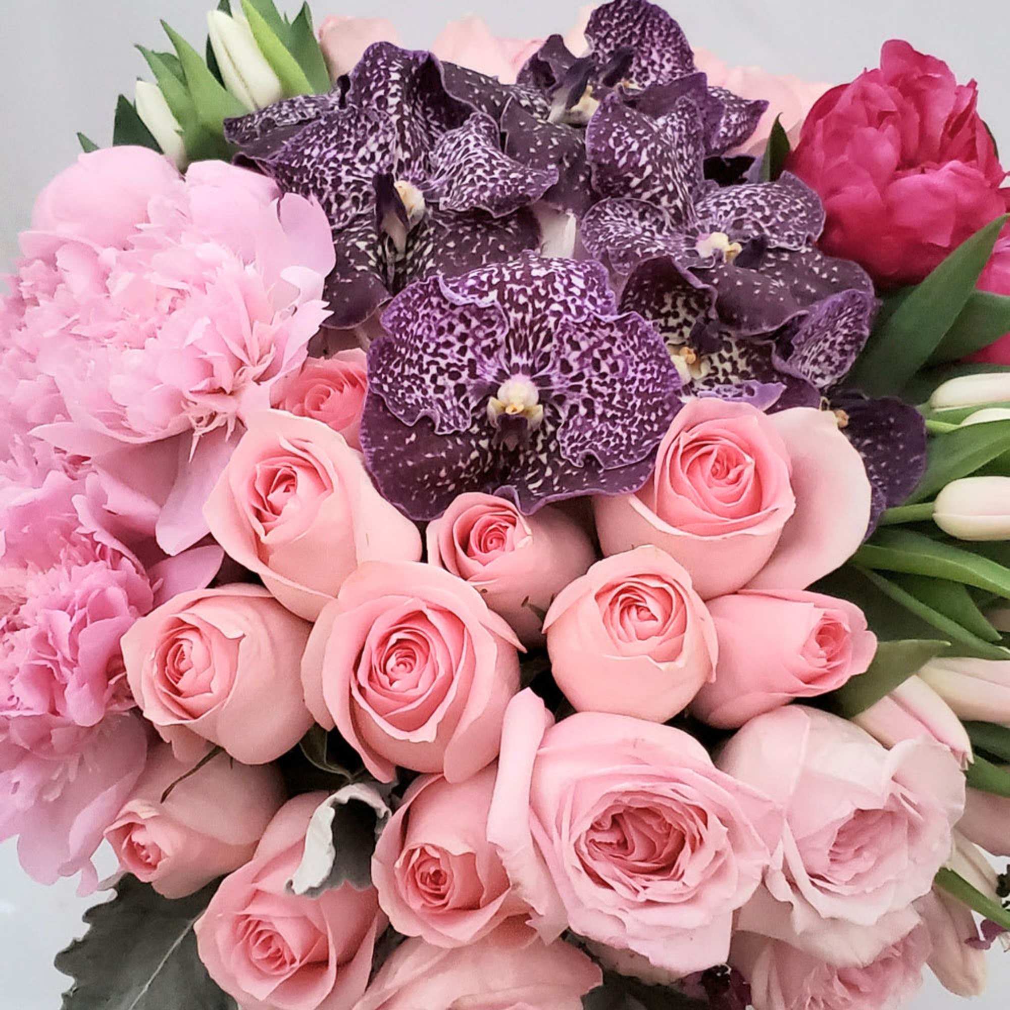 Sophisticated and Superb! Leave a lasting impression with this abundant and lovely