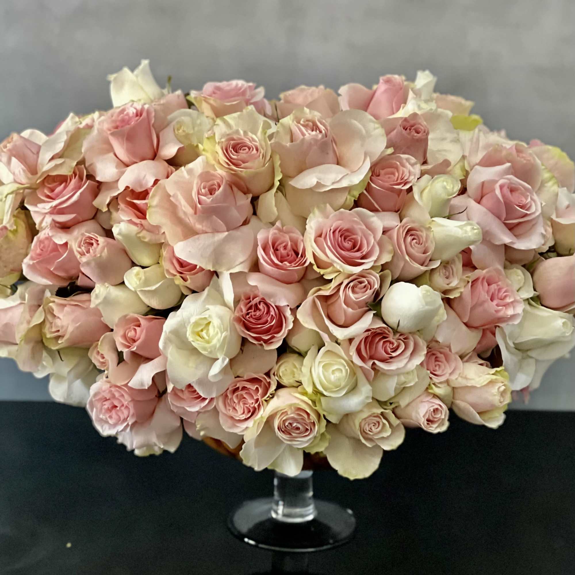 Designed to be the ultimate expression of your affection. over 100 stem