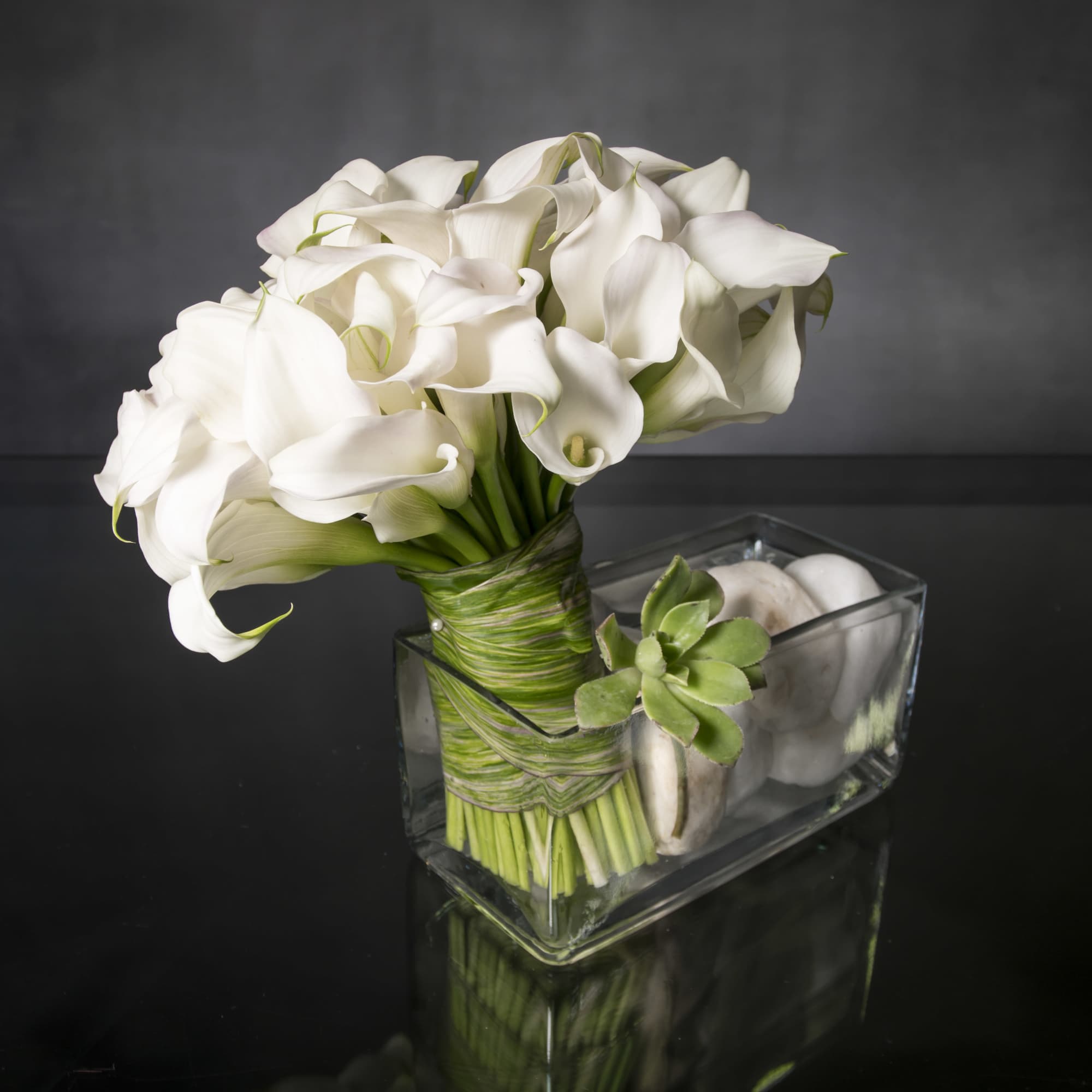 This beautiful bouquet will arrive in style! Ready for the runway, as