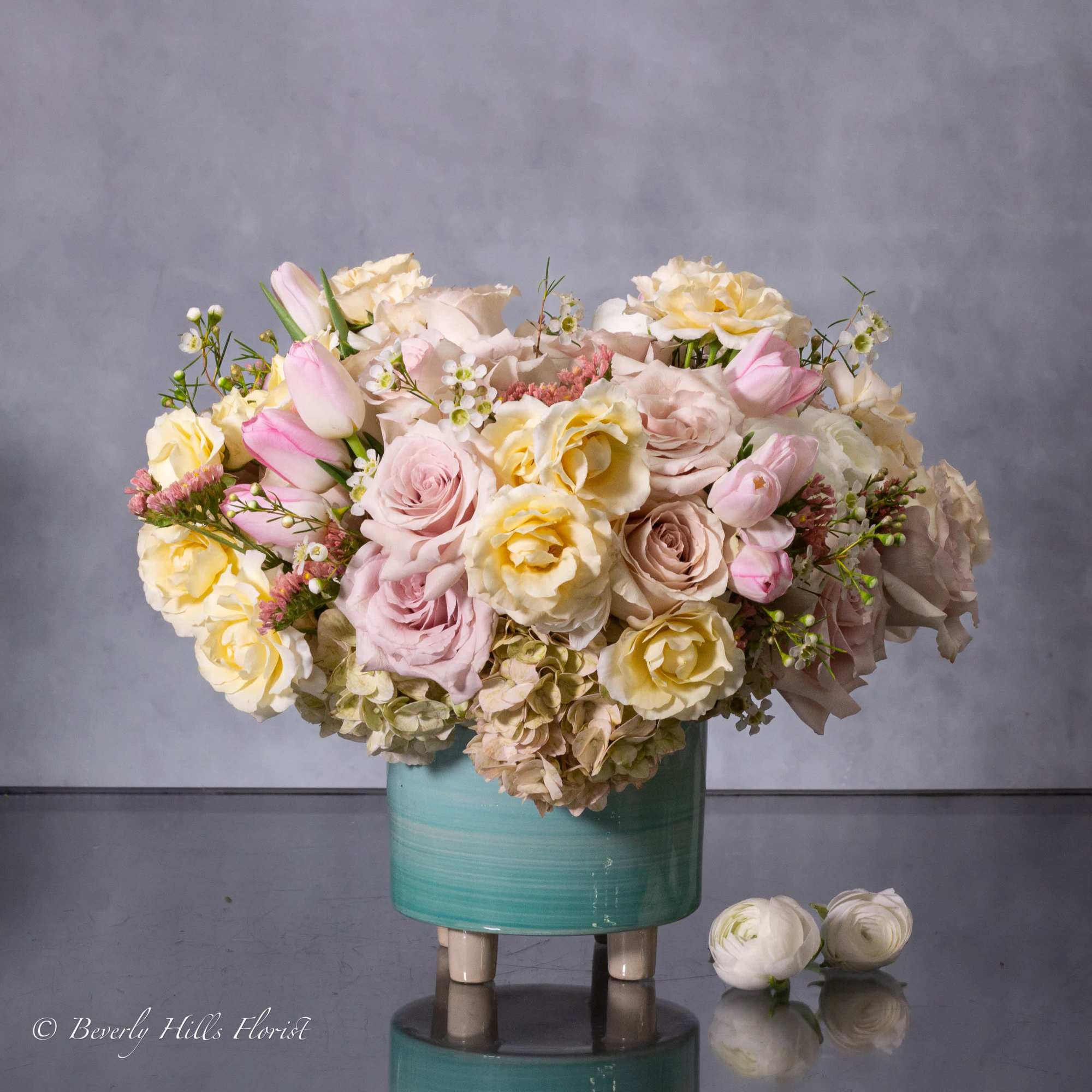 For a modern, soft, and feminine touch, our same-day delivery features an