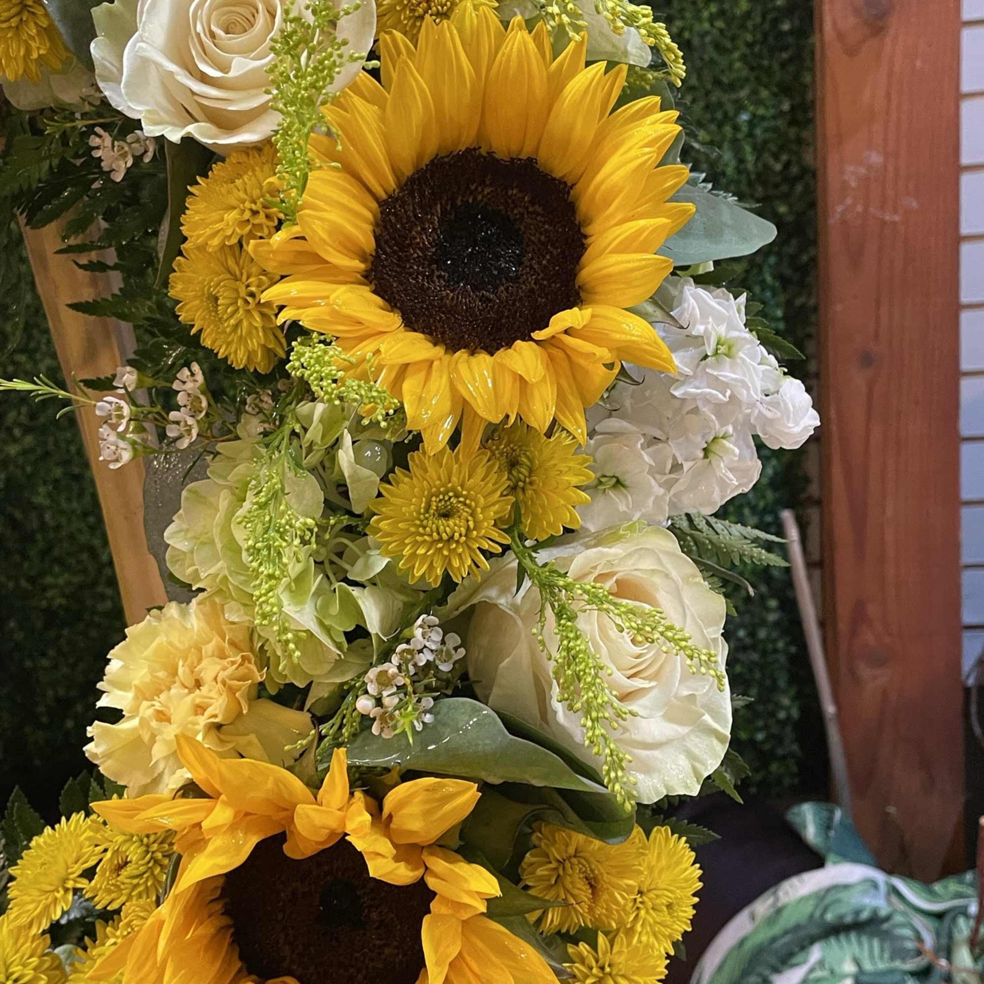 A sunny tribute to a life well lived. Features a mix of