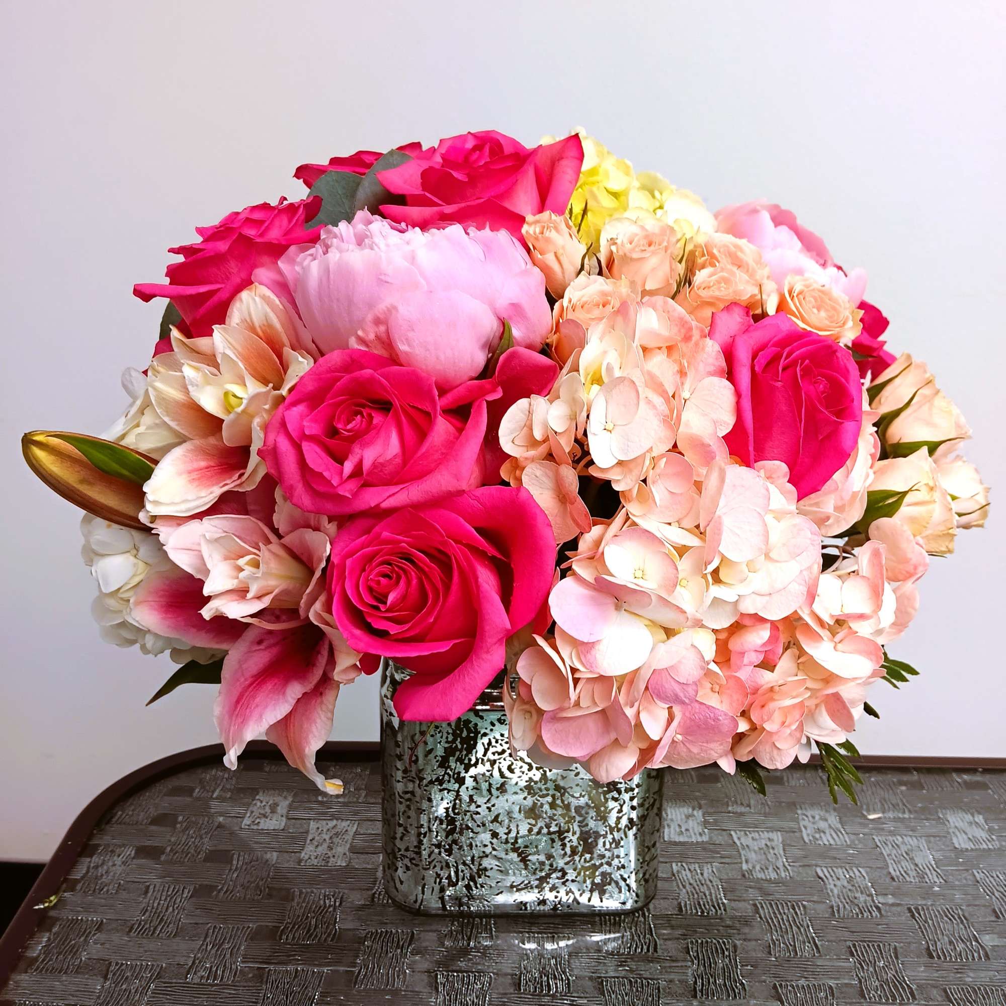 Order this gorgeous fresh floral arrangement in the shades of pink. It&#039;s