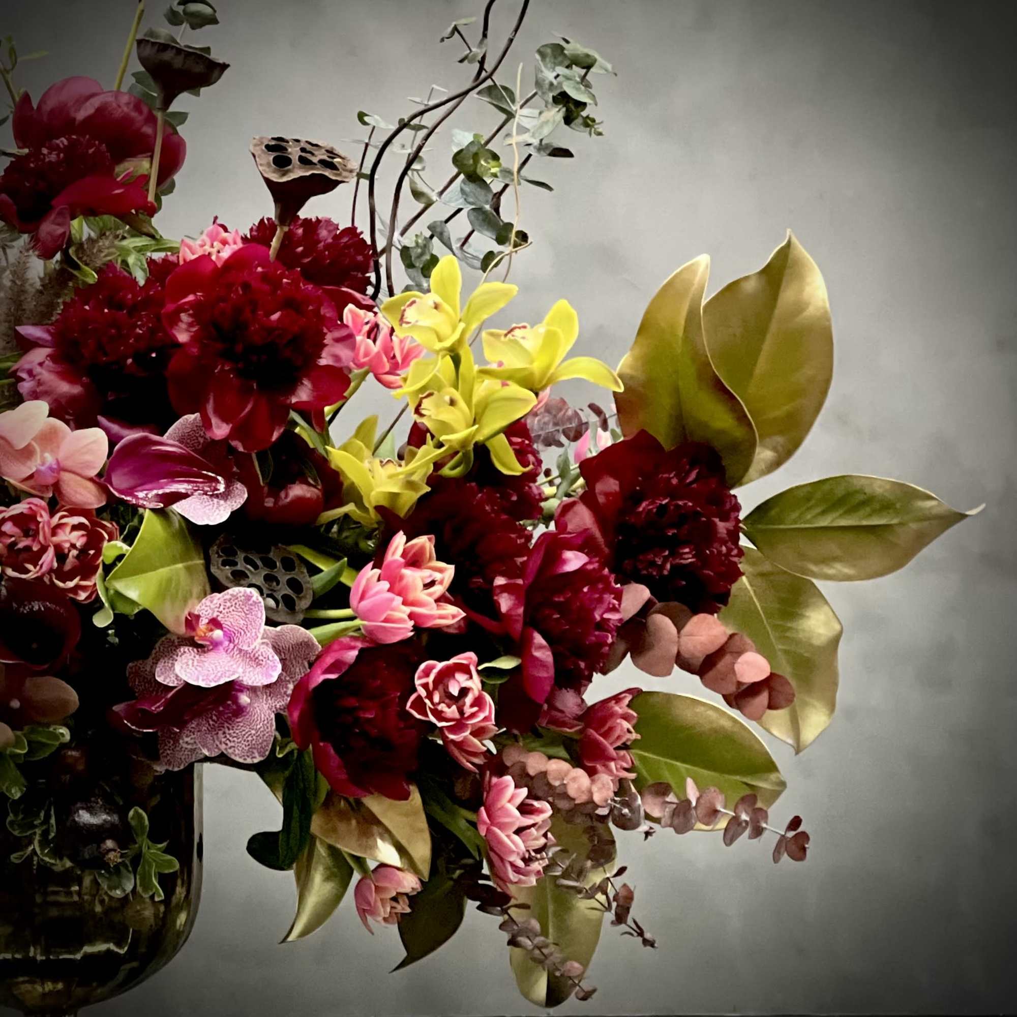 A beautiful centerpiece that connects Peonies and Tulips together. It adds texture
