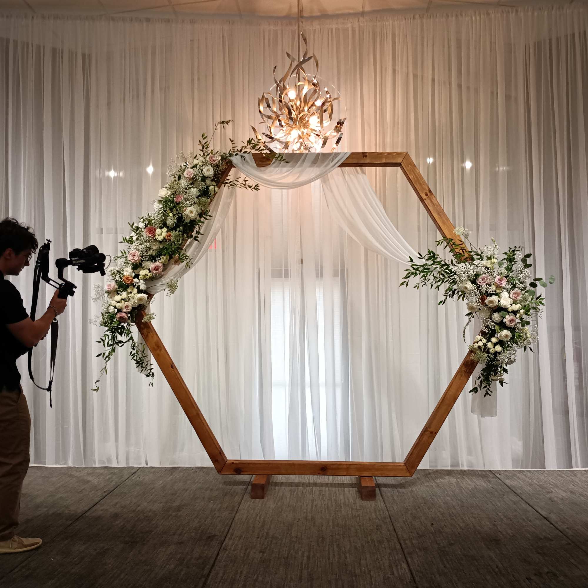 Beautiful vintage white, cuique send and toffee roses, white carnations, daisies, alstroemeria