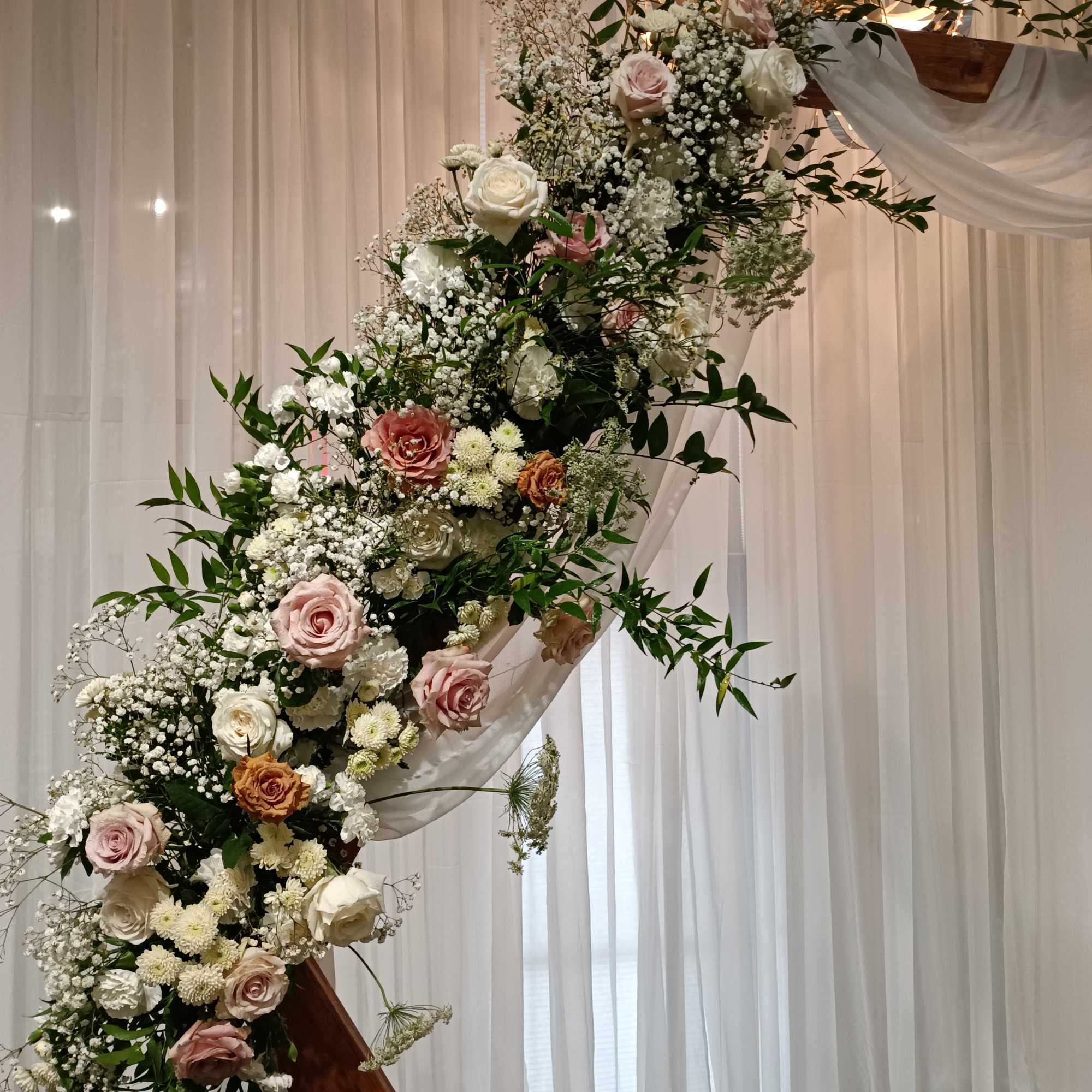Beautiful vintage white, cuique send and toffee roses, white carnations, daisies, alstroemeria