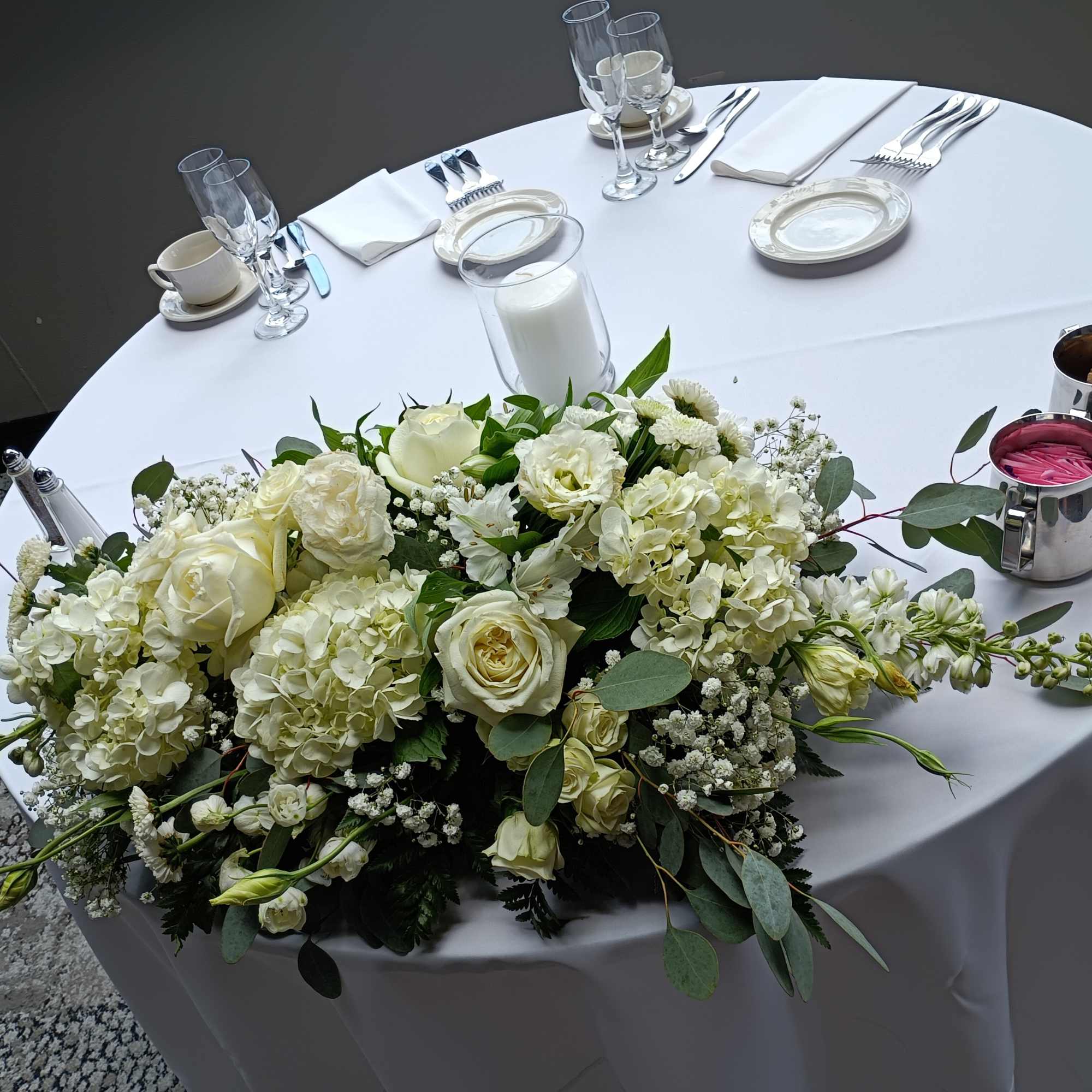 Beautiful white roses, daisies, alstroemeria stuck and other fillers 2 feet long