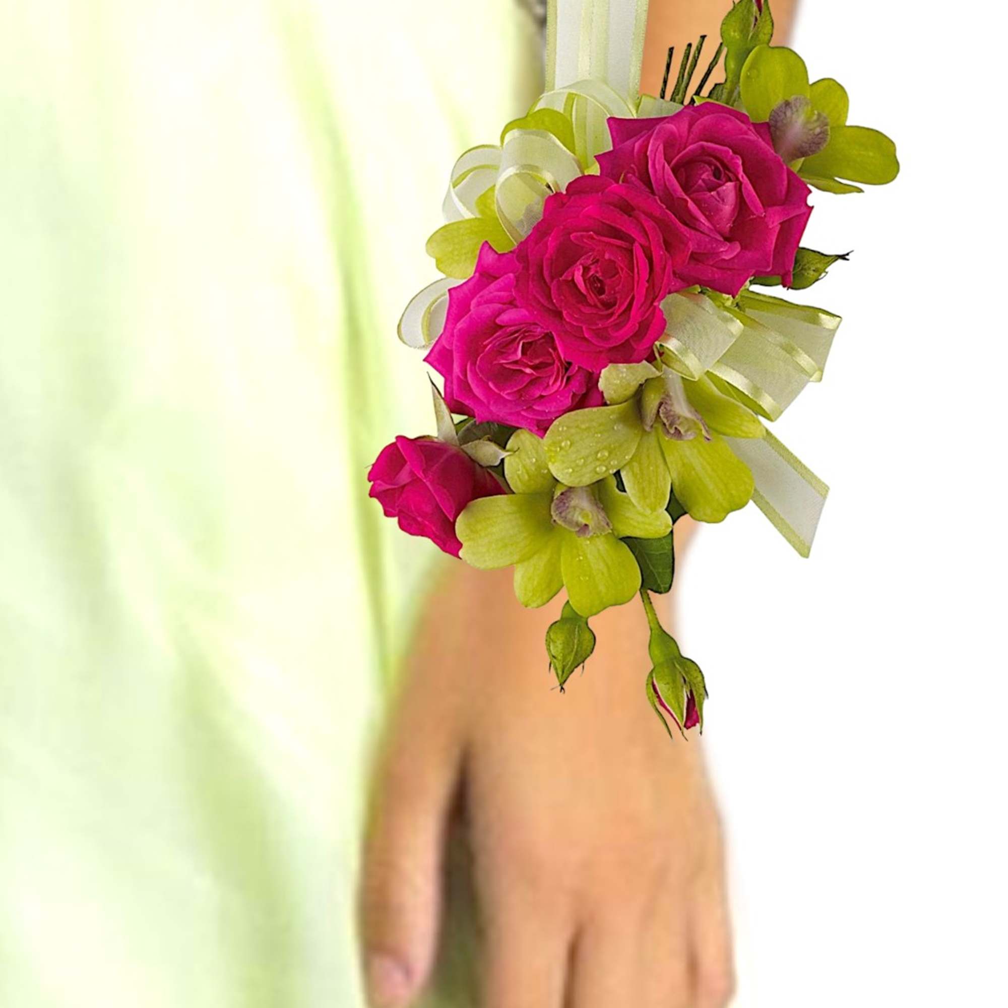 Order a Fresh Flower Corsage or Boutonniere for Your Prom Date, Mother&#039;s