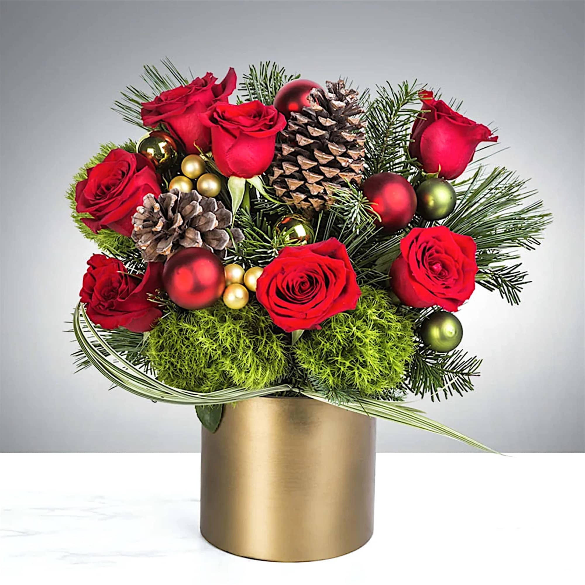 Make them merry with this sweet arrangement! Send a ray of shining