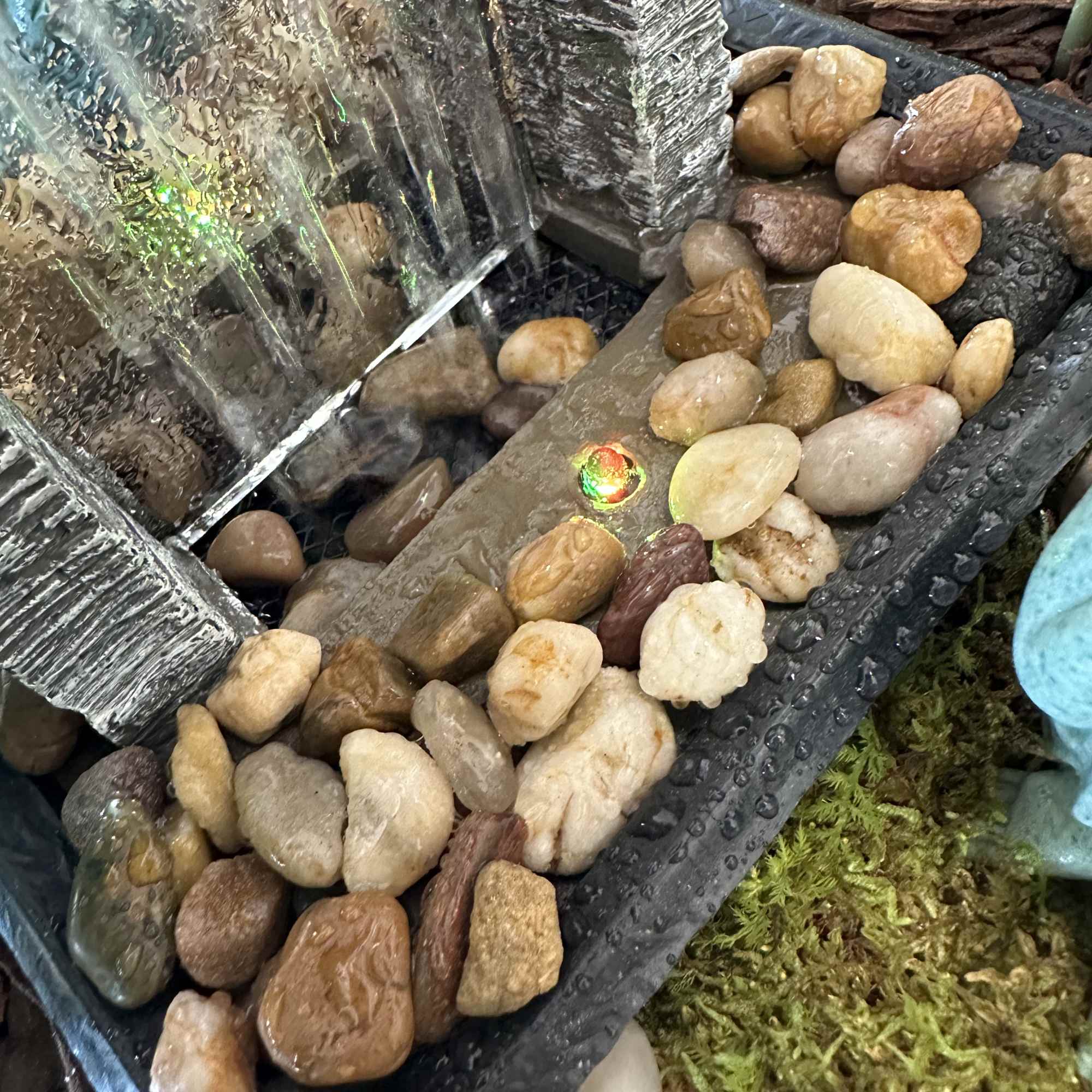 A beautiful ZEN dishgarden including a little fountain and a cute little