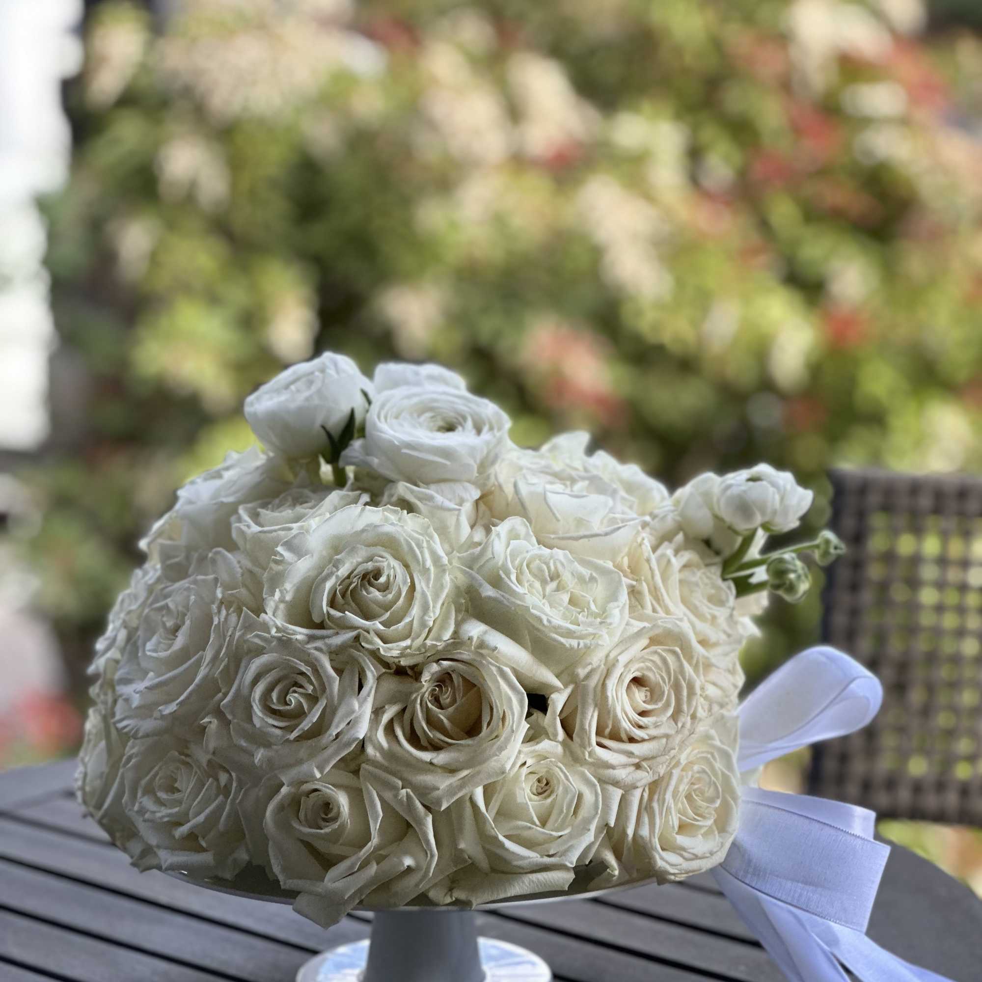  Send a floral surprise with the unique roses birthday cake!! They&#039;ll