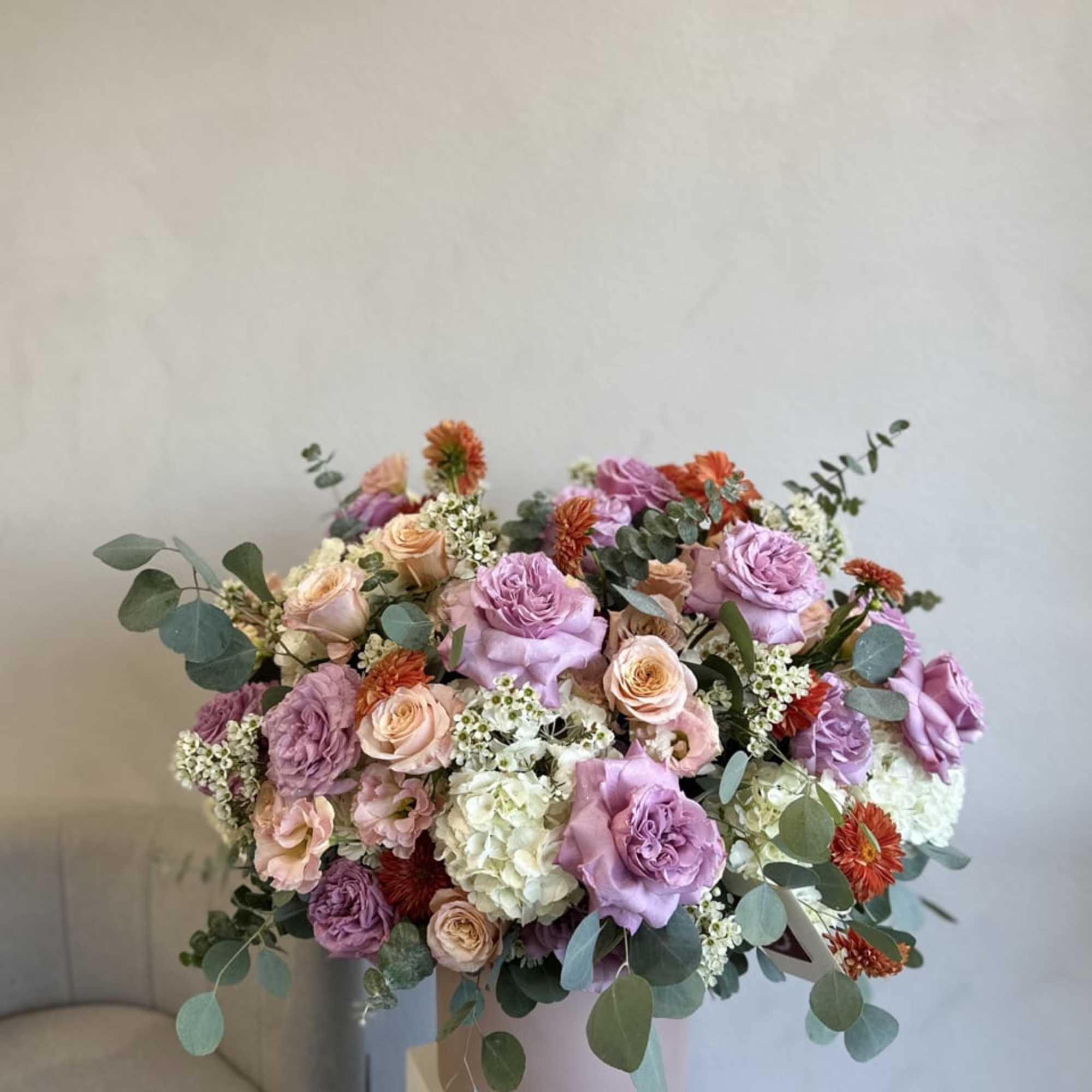 Immerse yourself in the splendor of nature with our Gigantic Bloom Bouquet.