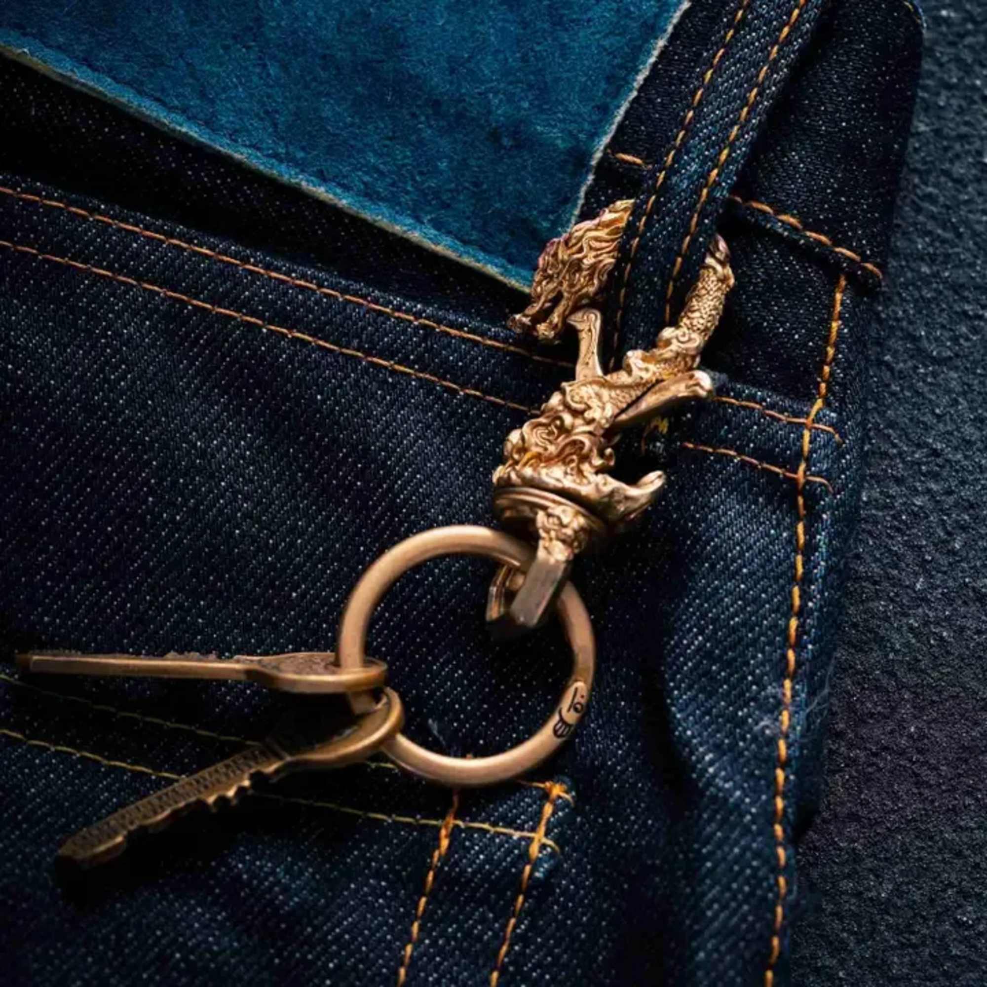 Brass Dragon Keychain

Parameter

Style Keychain 
Type Trigger Snap Keychain 
Material Brass &amp; Copper