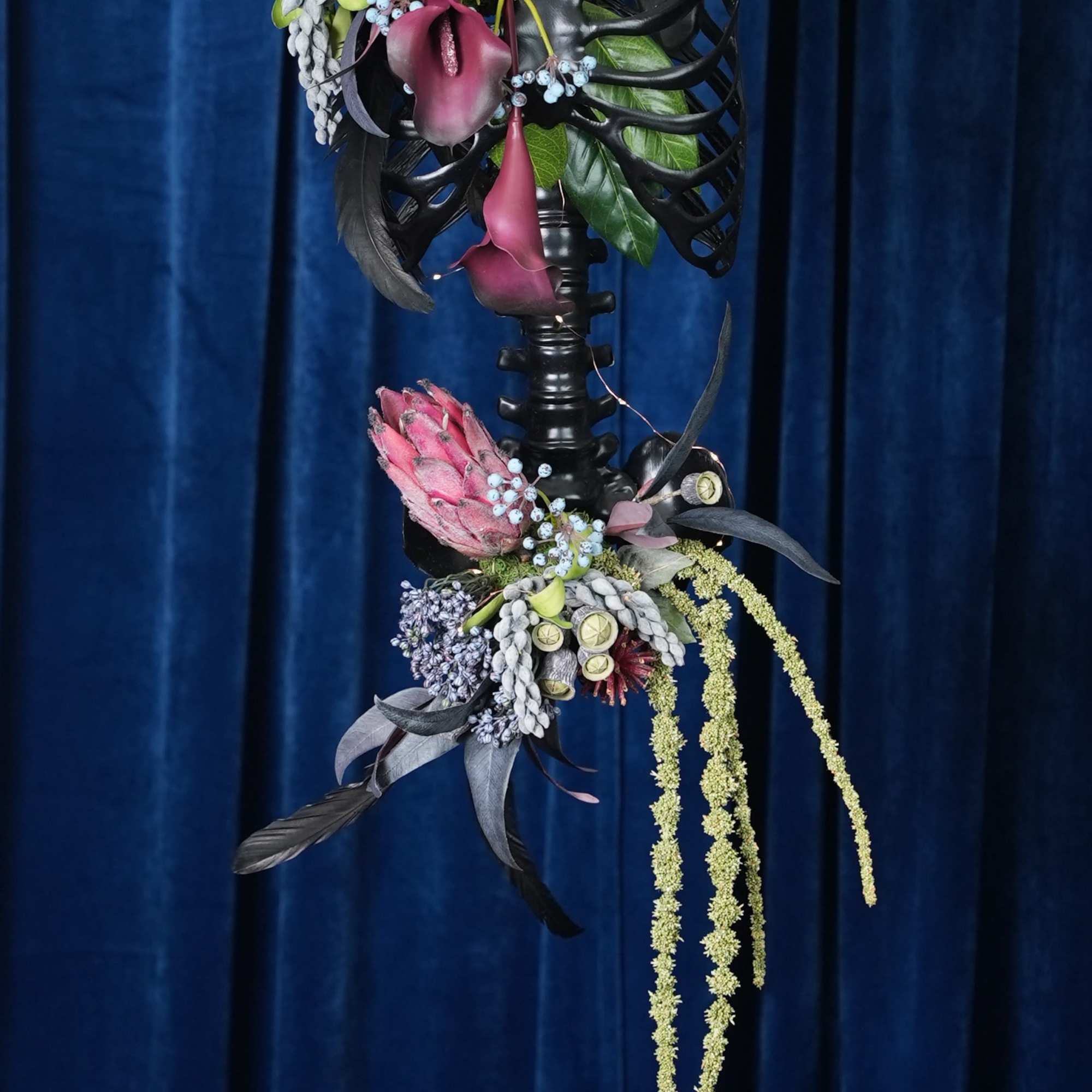 Elegance Hallow&#039;s Skeleton - This exquisite piece is a harmonious blend of