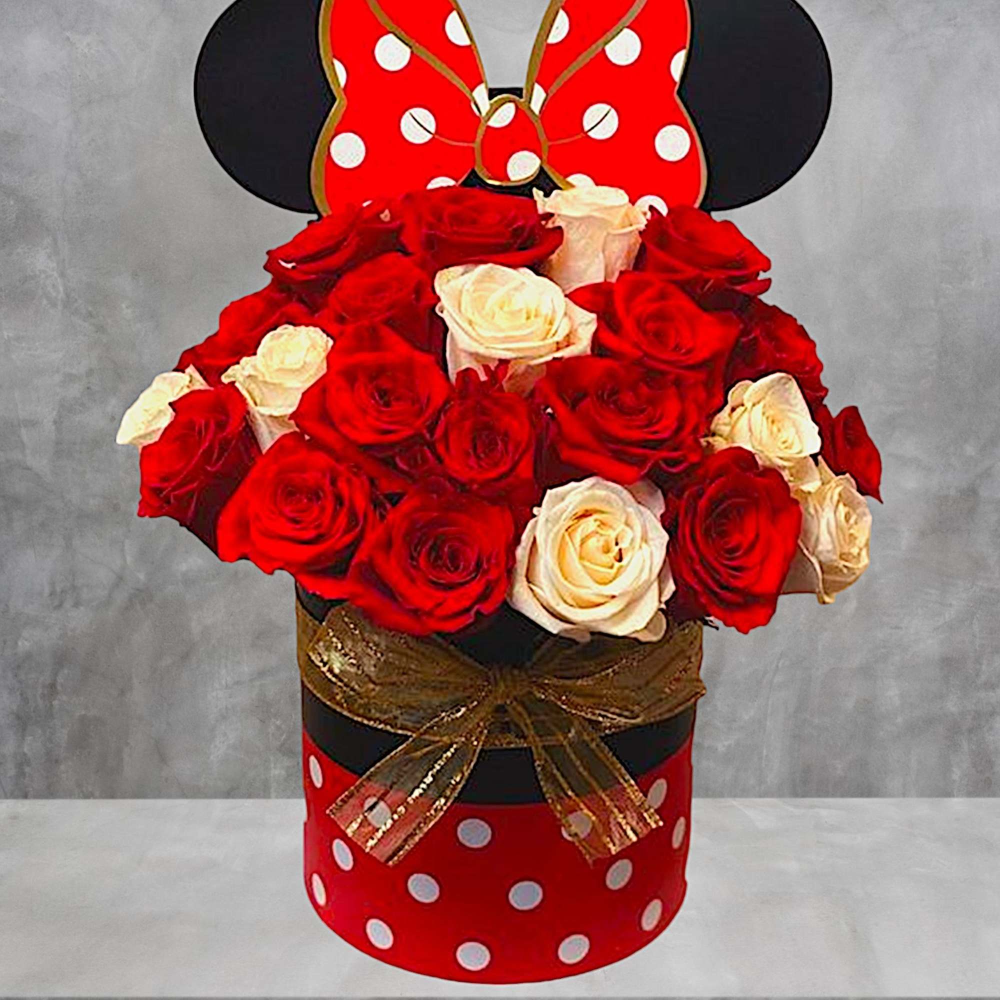 Send them the magic of Disney with this cute Minnie Mouse modern