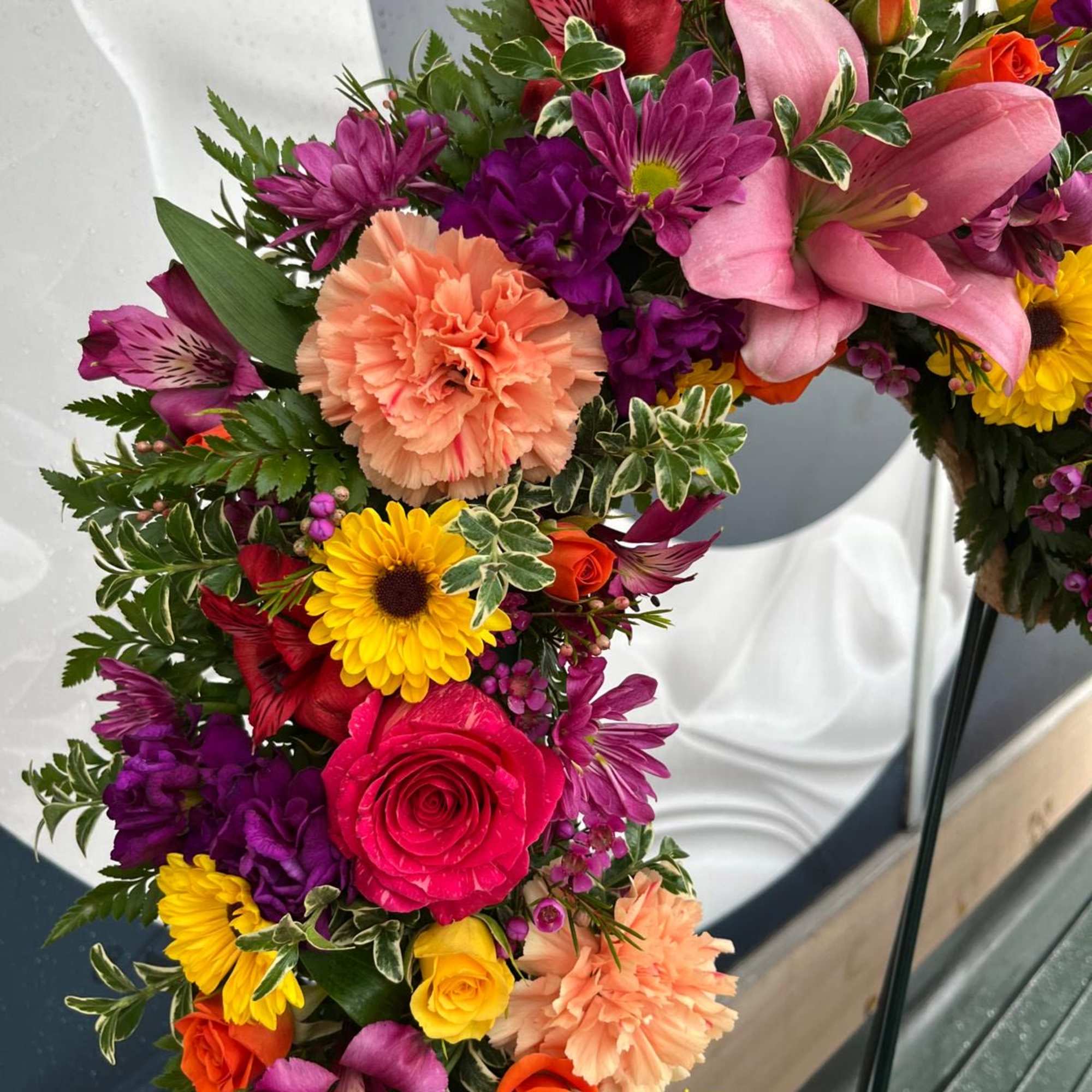 Express your love or sympathies with this cheerful colormixed heart! Size cca.