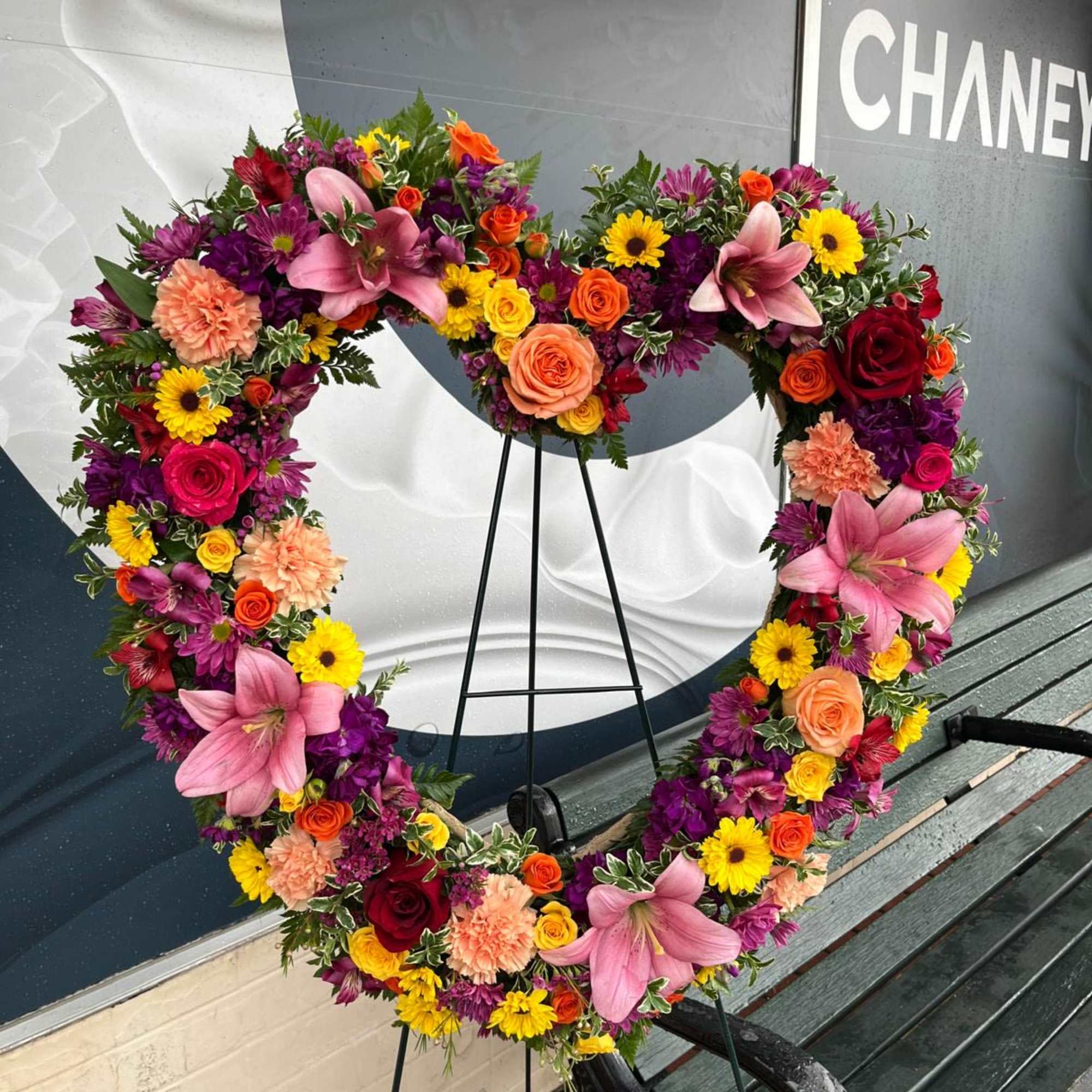 Express your love or sympathies with this cheerful colormixed heart! Size cca.