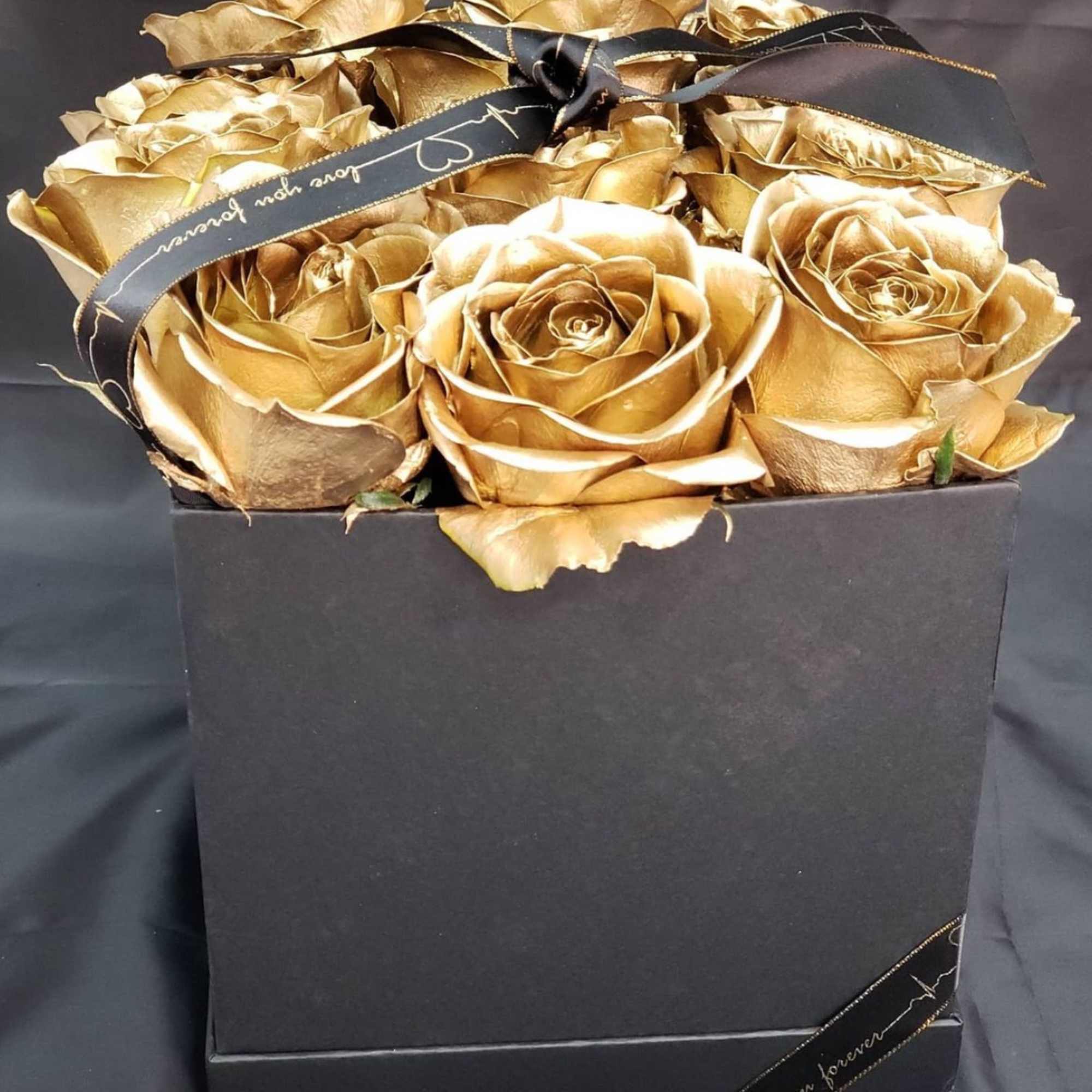 12 (Tweleve) Metallic Gold Dipped Fresh Cut Roses  placed in a