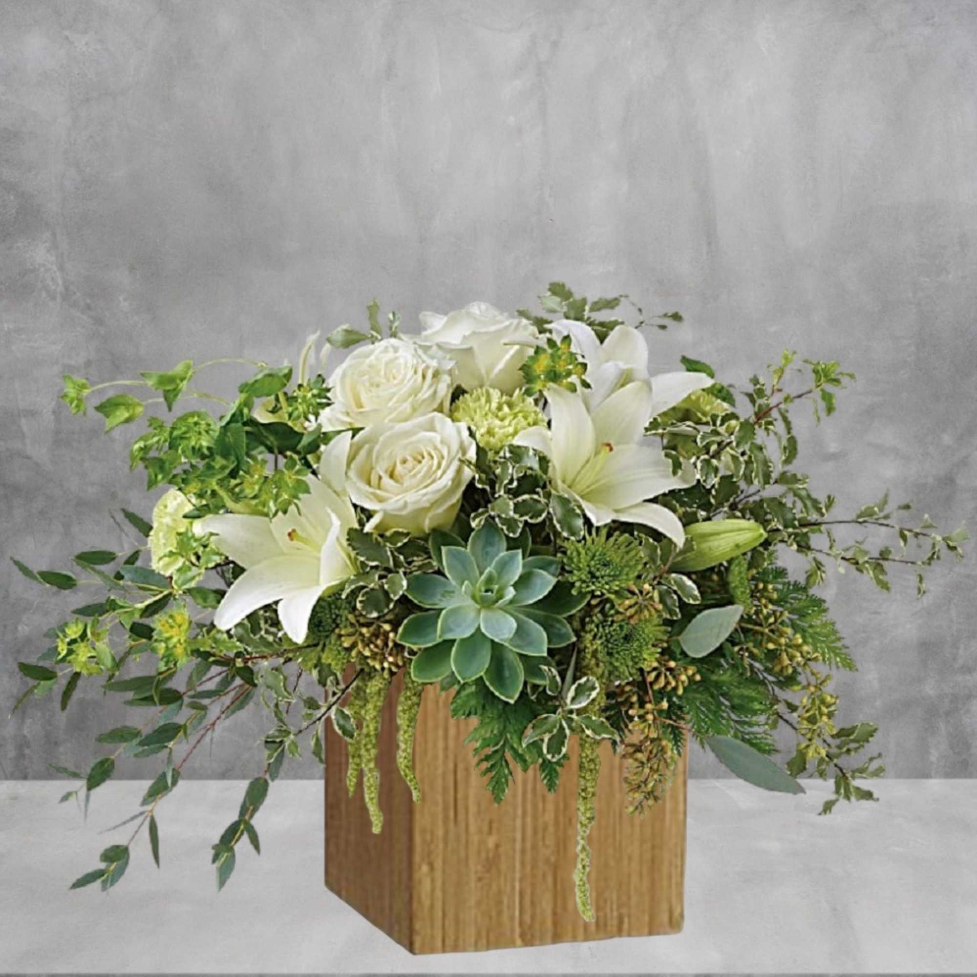 Natural elegance to celebrate any occasion! Like a flourishing garden, this gorgeous